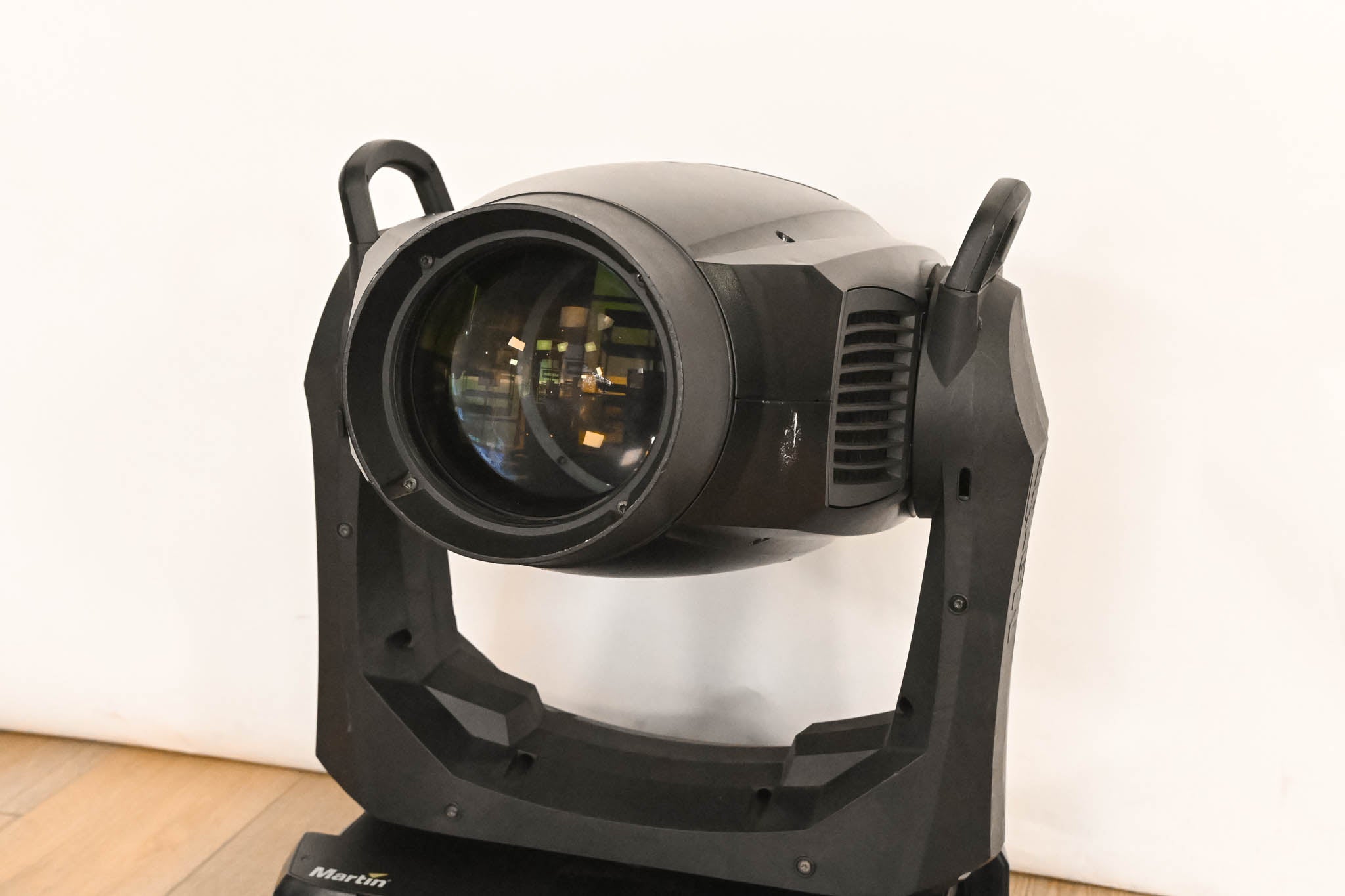 Martin MAC Viper Profile High Output Discharge-Based Moving Light