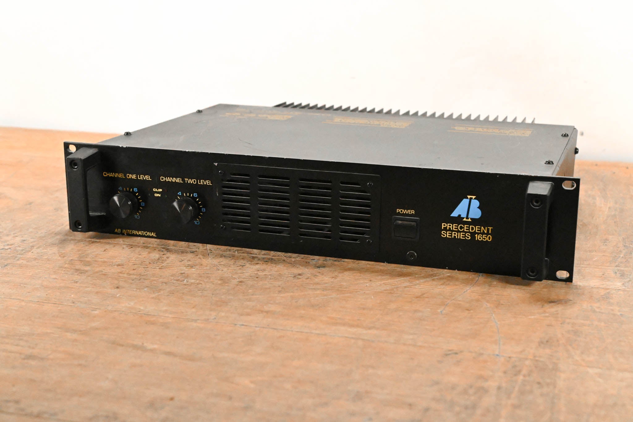 AB International 1650 2-Channel Power Amplifier