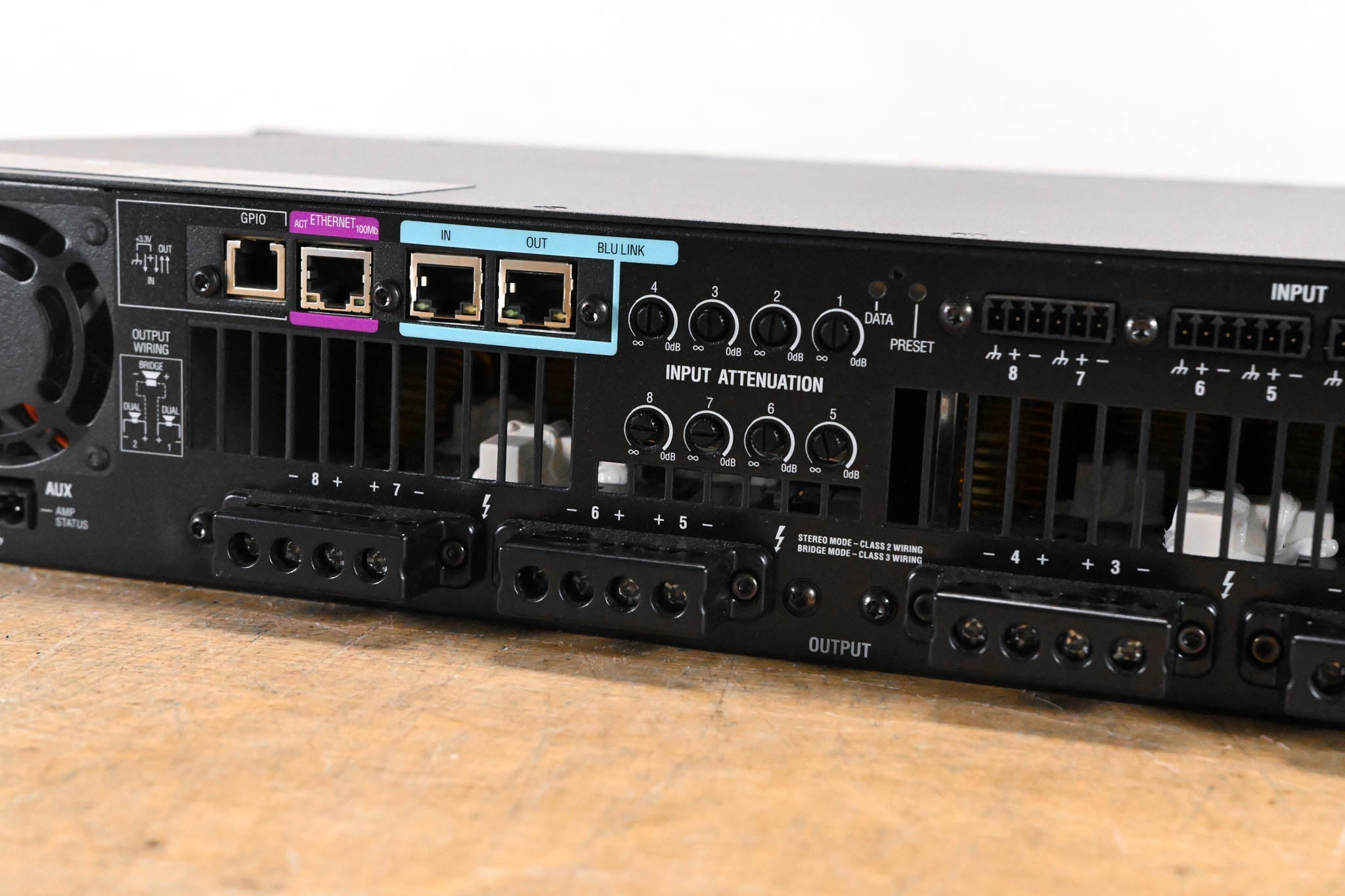 Crown DCi 8|300N 8-Channel, 300W @ 4 ohms Power Amplifier w/ BLU link