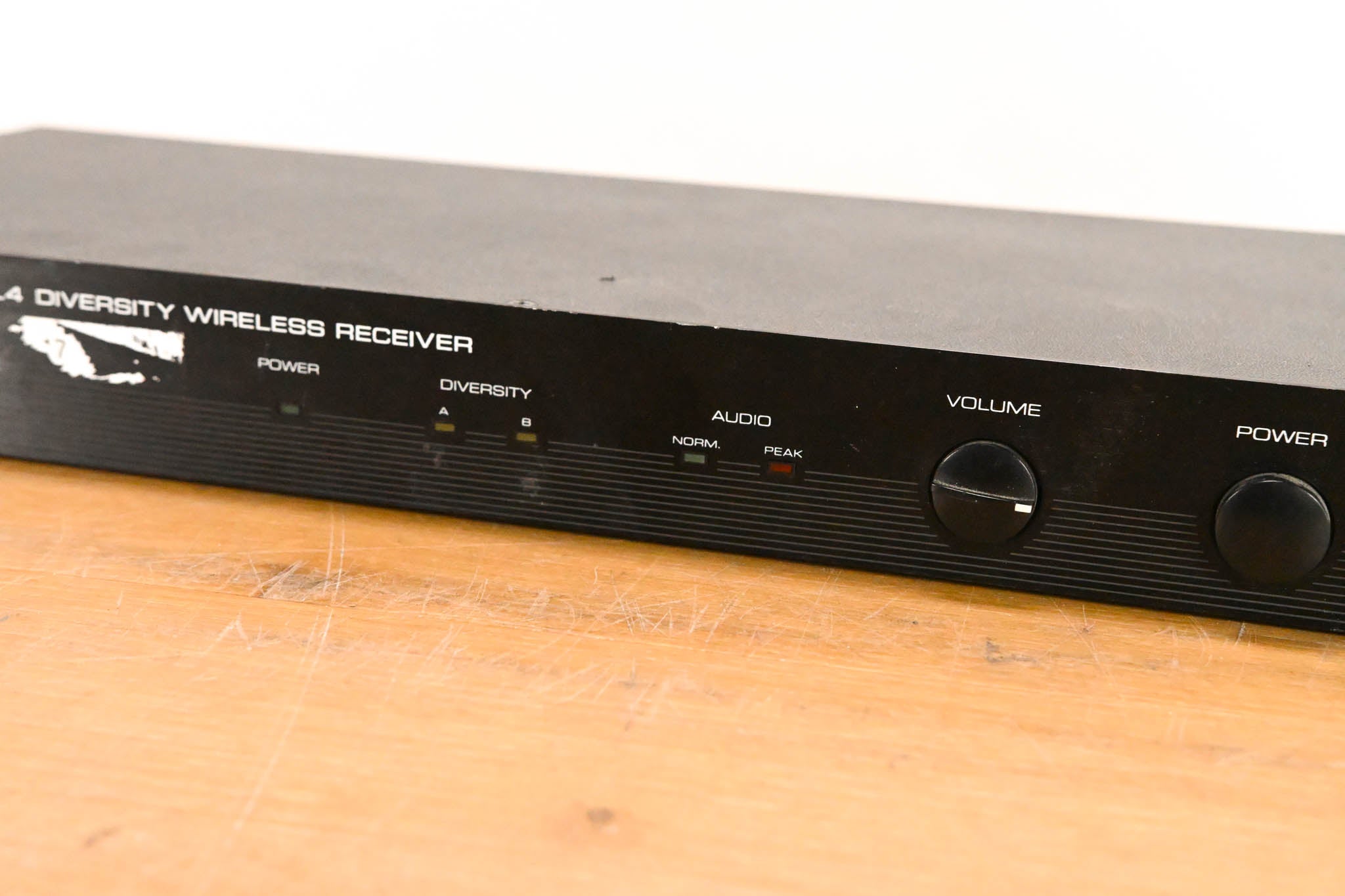 Shure L4 Diversity Wireless Receiver - 171.845 MHz (NO POWER SUPPLY)
