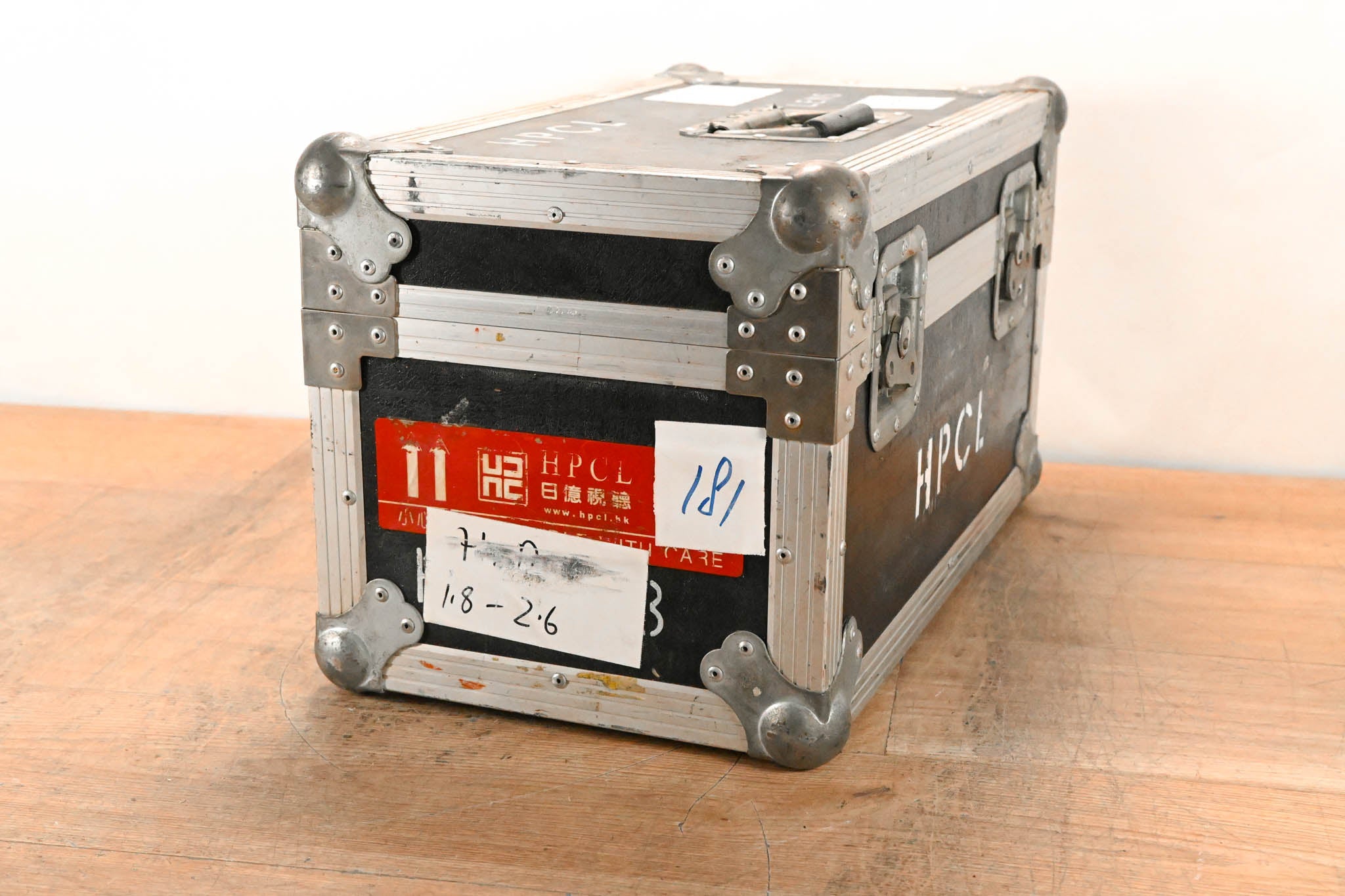 Unbranded Anvil Case - Interior Dimensions 19.25" x 11.25" x 10.5"