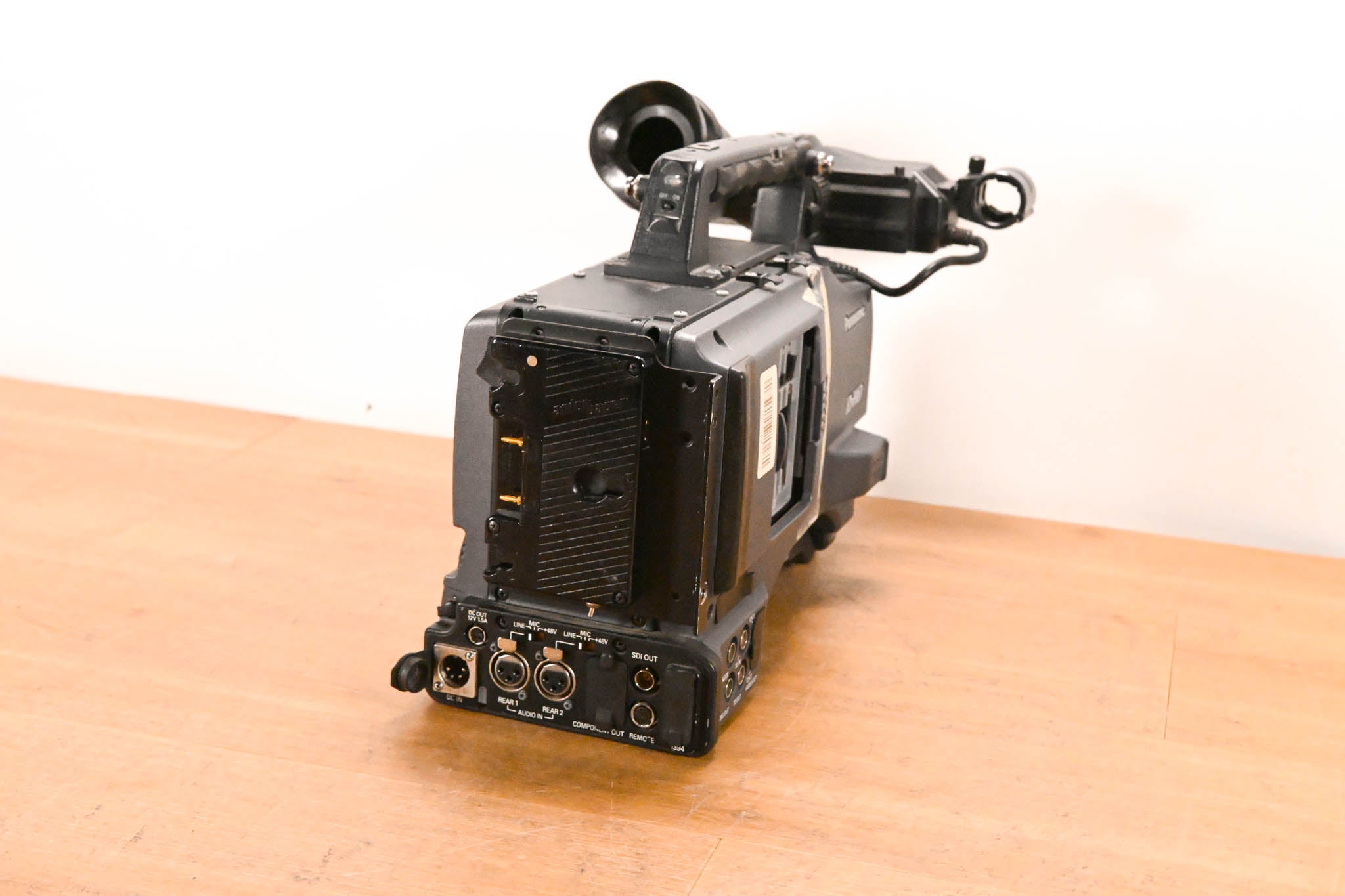 Panasonic AG-HPX500P 2/3" Shoulder-Mounted P2HD Camcorder