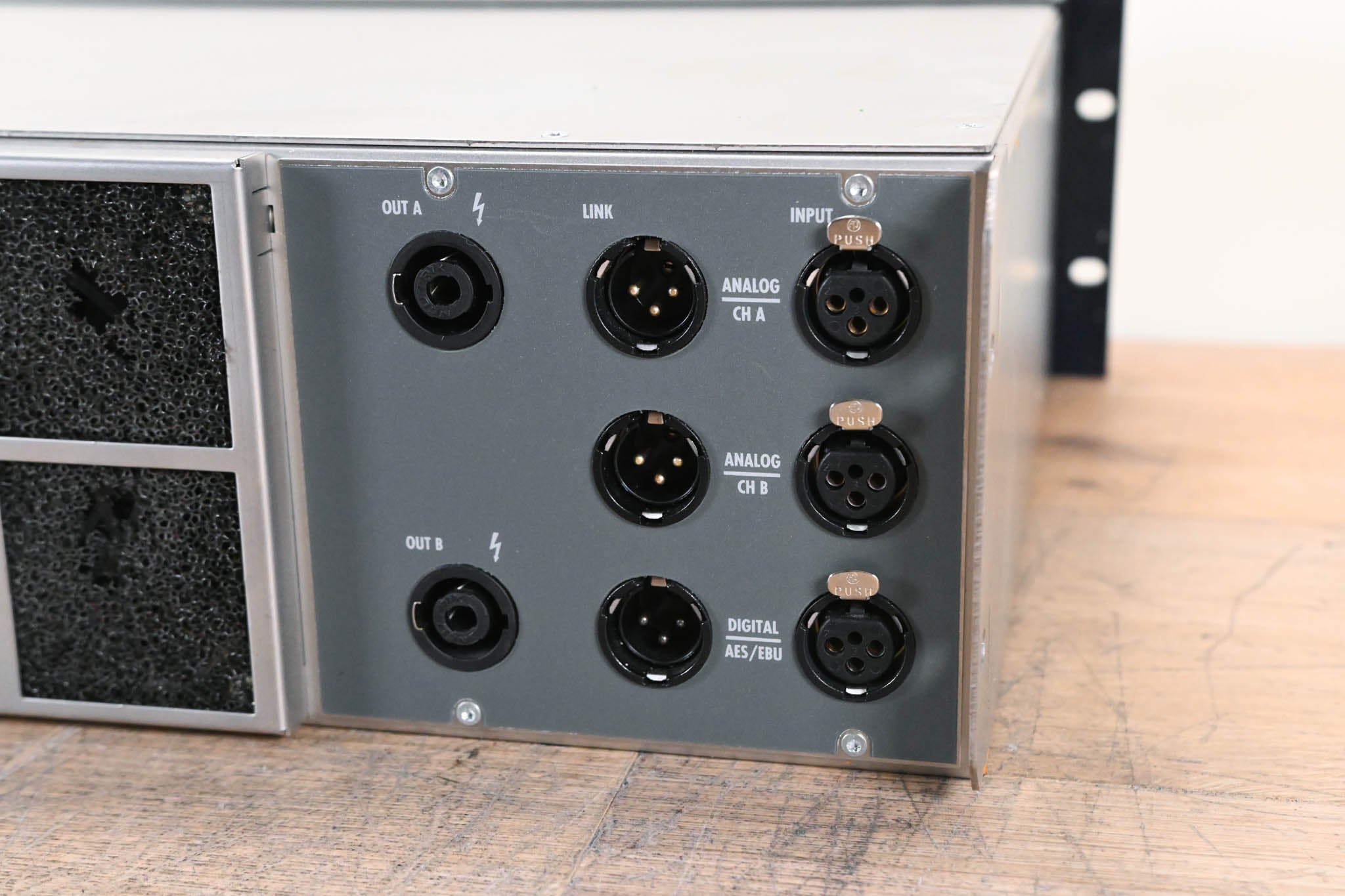 d&b audiotechnik D12 Dual-Channel Power Amplifier