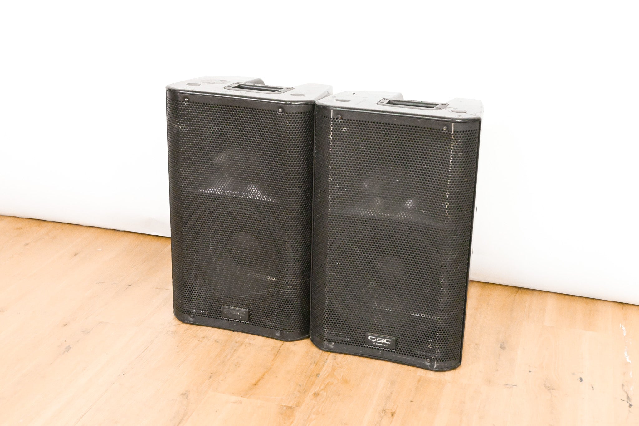QSC K10 1000W 1x10" 2-Way Powered Speaker (PAIR)