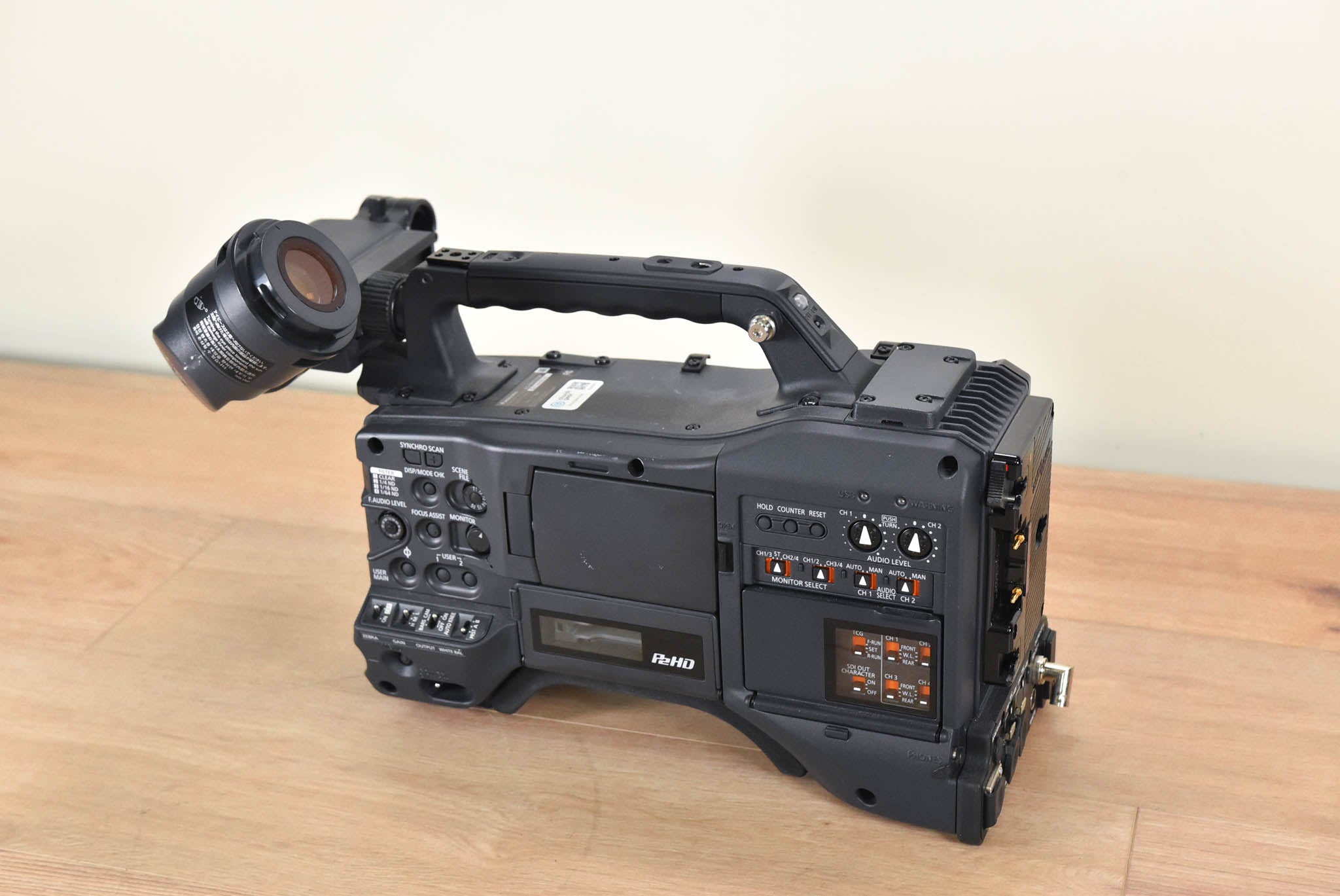 Panasonic AG-HPX370P P2HD Solid-State Video Camcorder