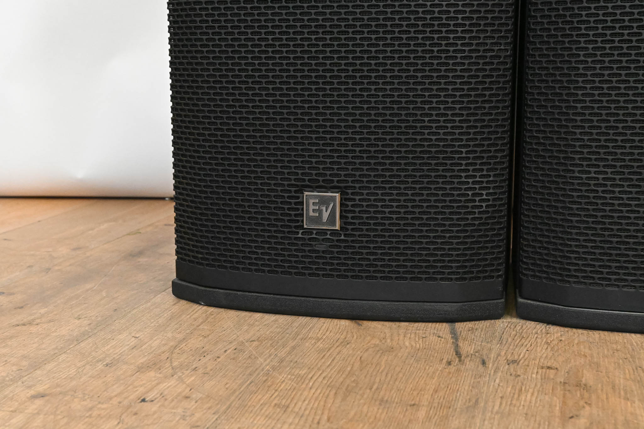 Electro-Voice (EV) ETX-10P 2000W 10" Powered Loudspeaker (PAIR)