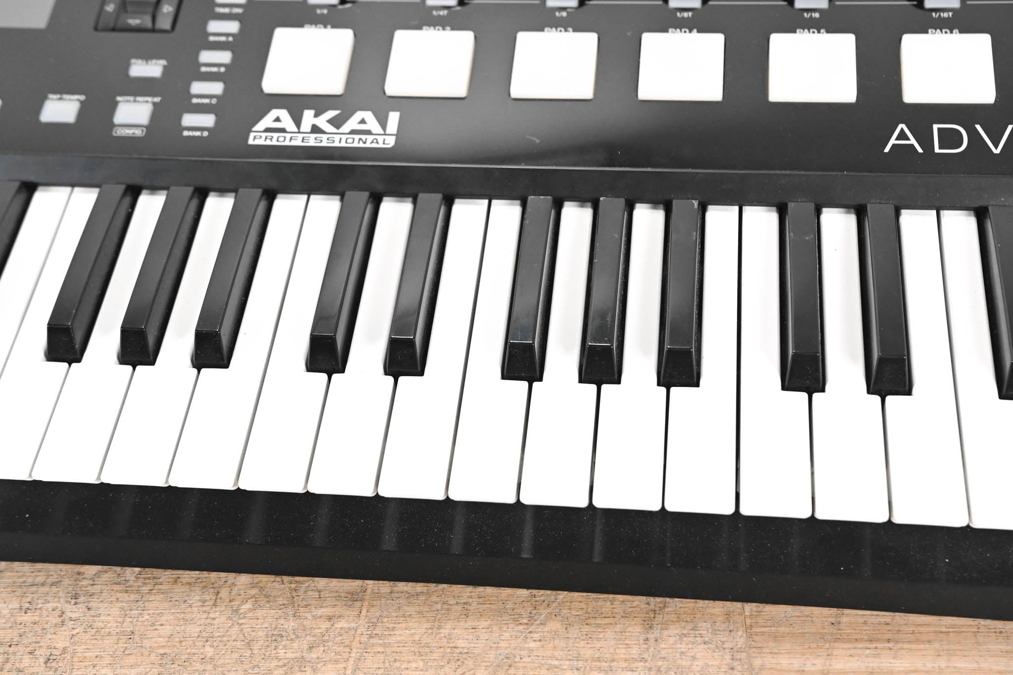 AKAI Advance 49 MIDI Keyboard Controller (NO POWER SUPPLY)