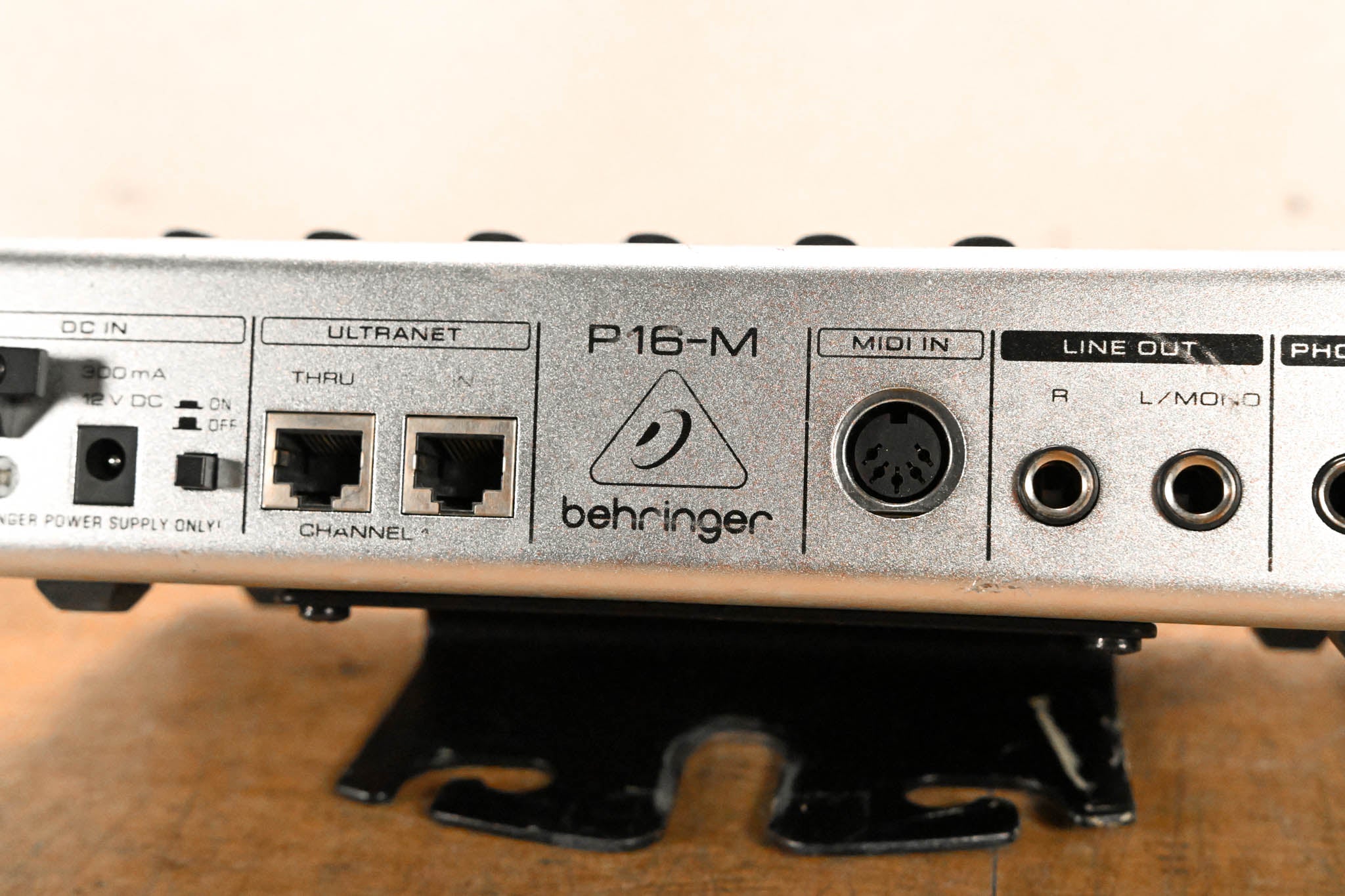 Behringer Powerplay P16-M 16-Channel Digital Personal Mixer