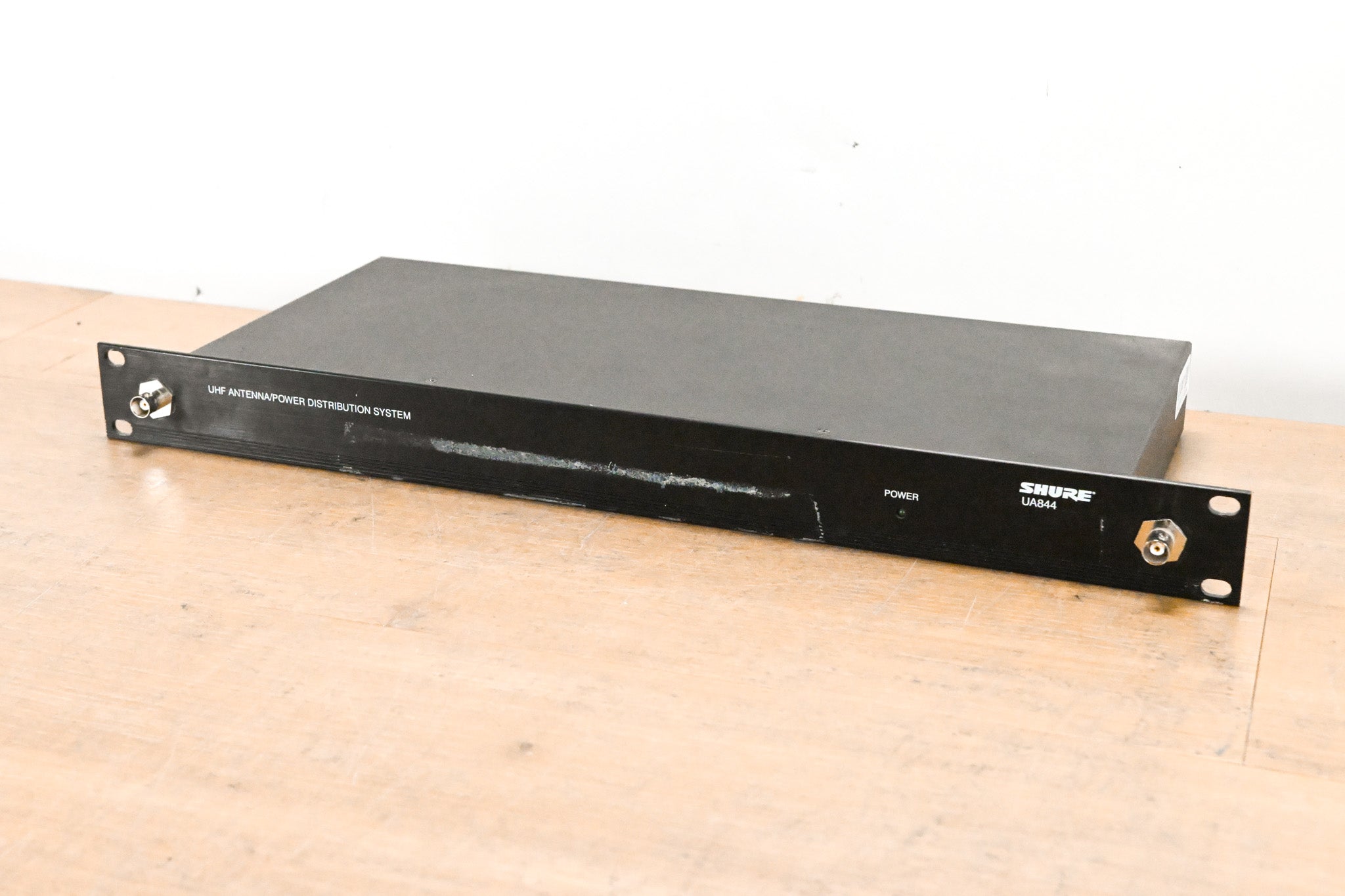 Shure UA844SWB Antenna Distribution System - 470-952 MHz (NO PSU)
