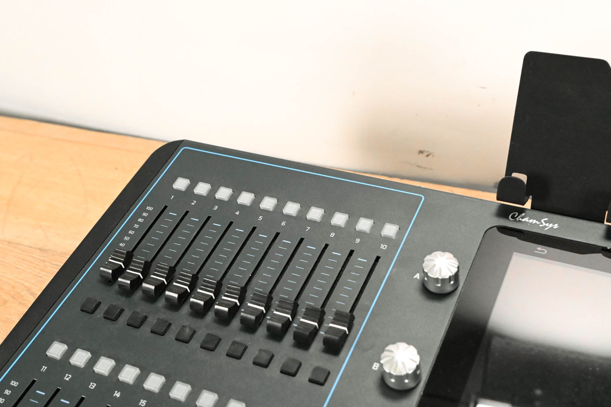 ChamSys QuickQ 20 Compact 2-Universe Lighting Control Console (NO PSU)