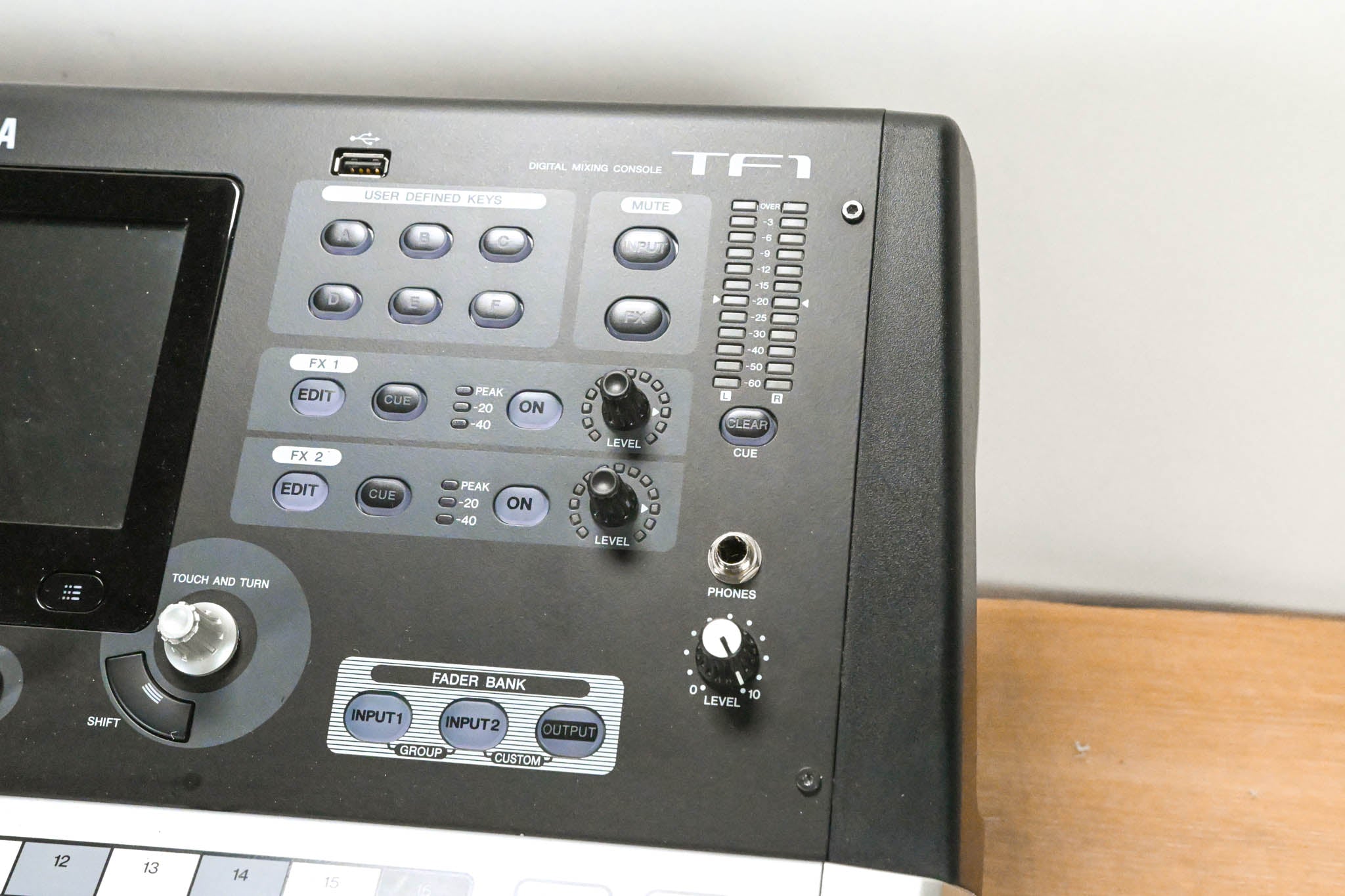 Yamaha TF1 16-Channel Digital Mixing Console