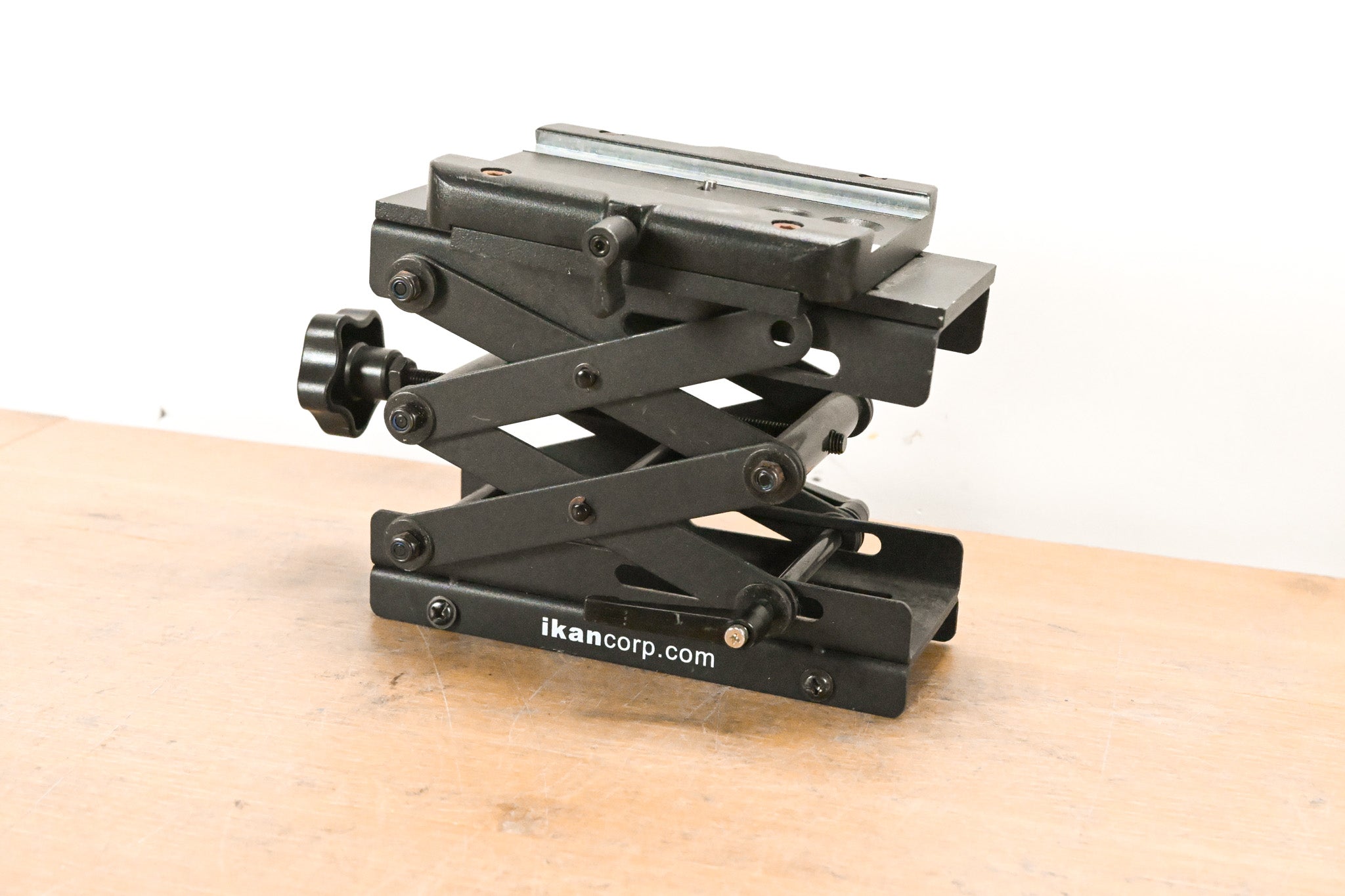 Ikan Adjustable Scissor Lift Camera Riser