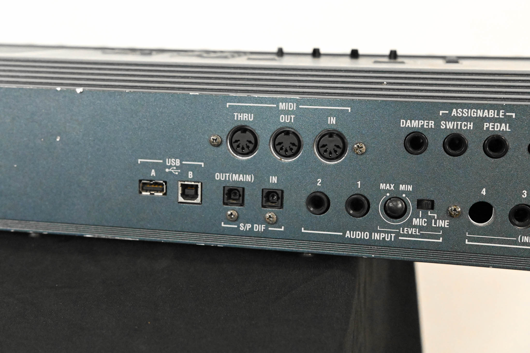 Korg Triton Extreme 76 76-Key 120-Voice Polyphonic Workstation