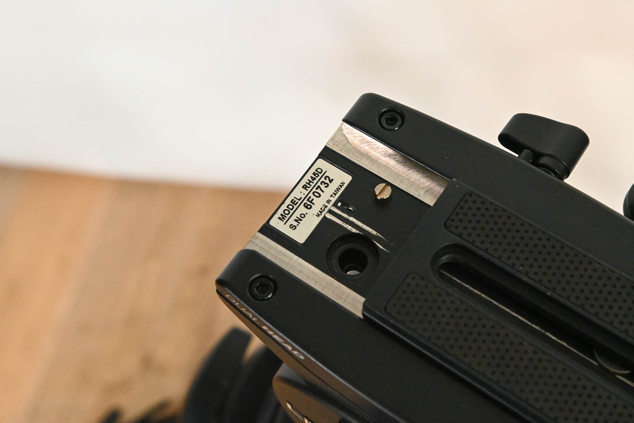 Libec RH45D Fluid Head with RT40RB Tripod Legs and BR-6B Spreader