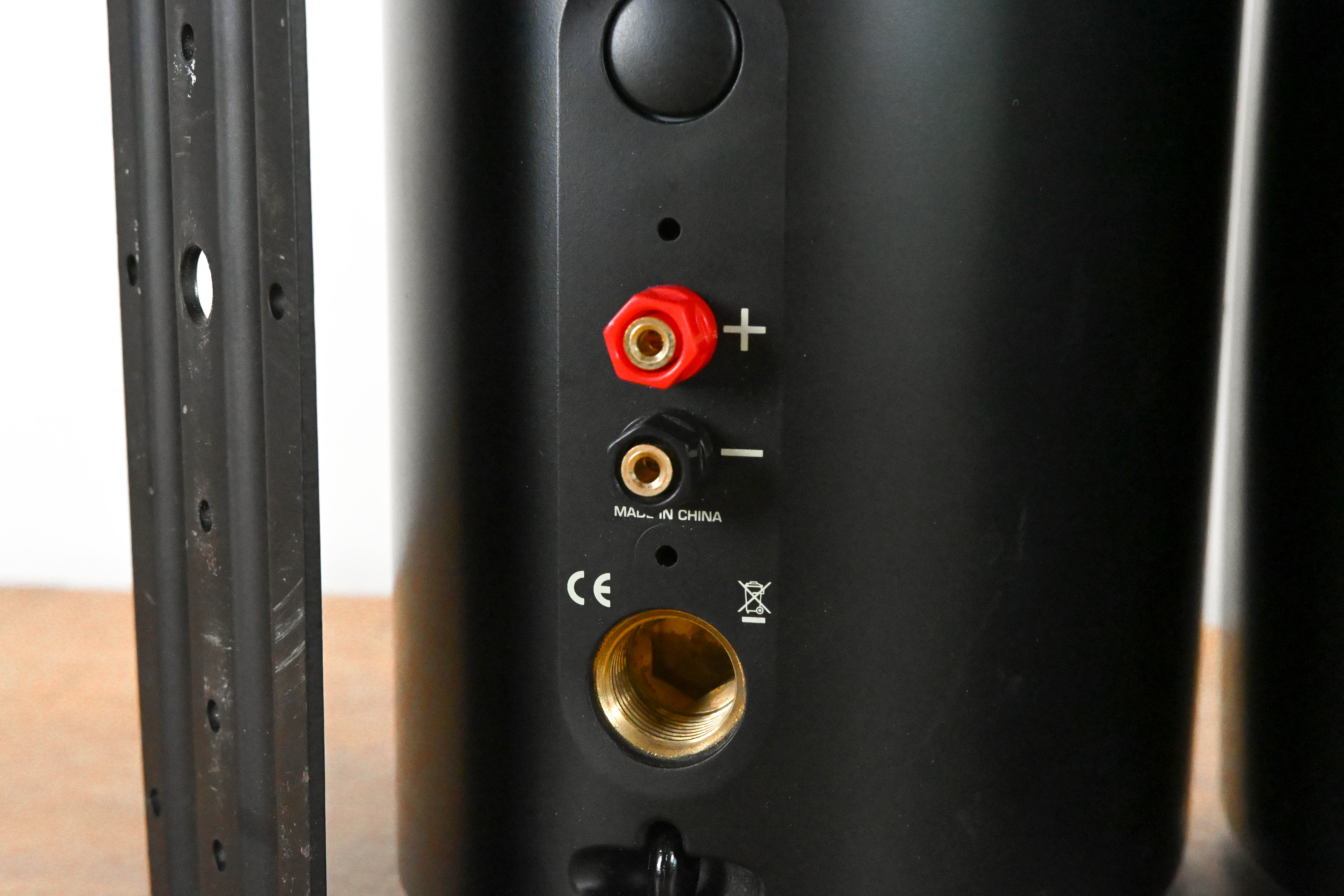 QSC AD-S52 AcousticDesign 5.25" 2 Way Loudspeaker (PAIR)
