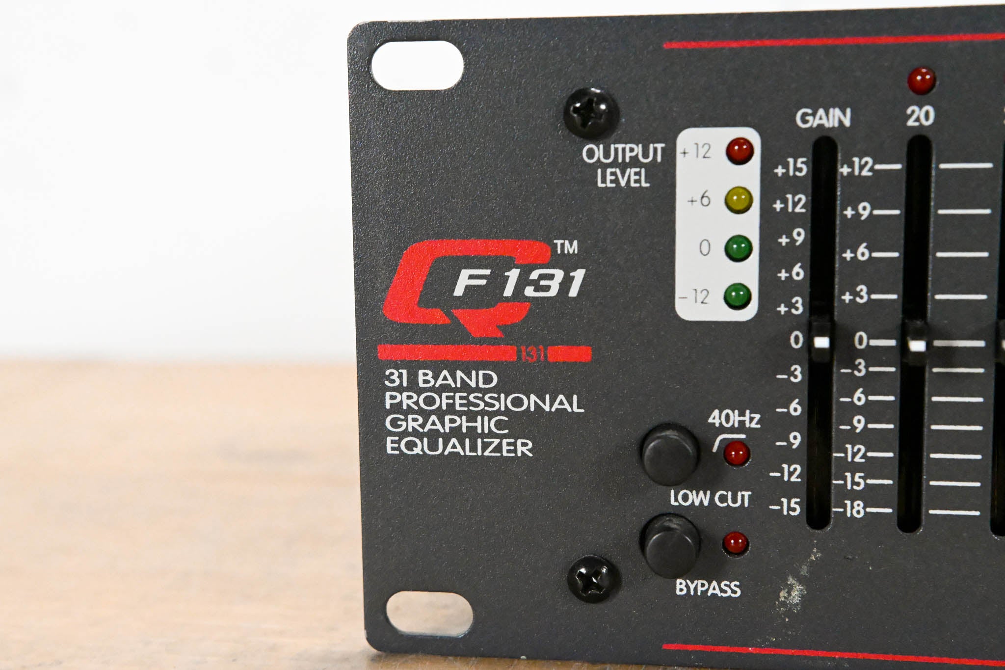 Peavey QF 131 31-Band Graphic Equalizer