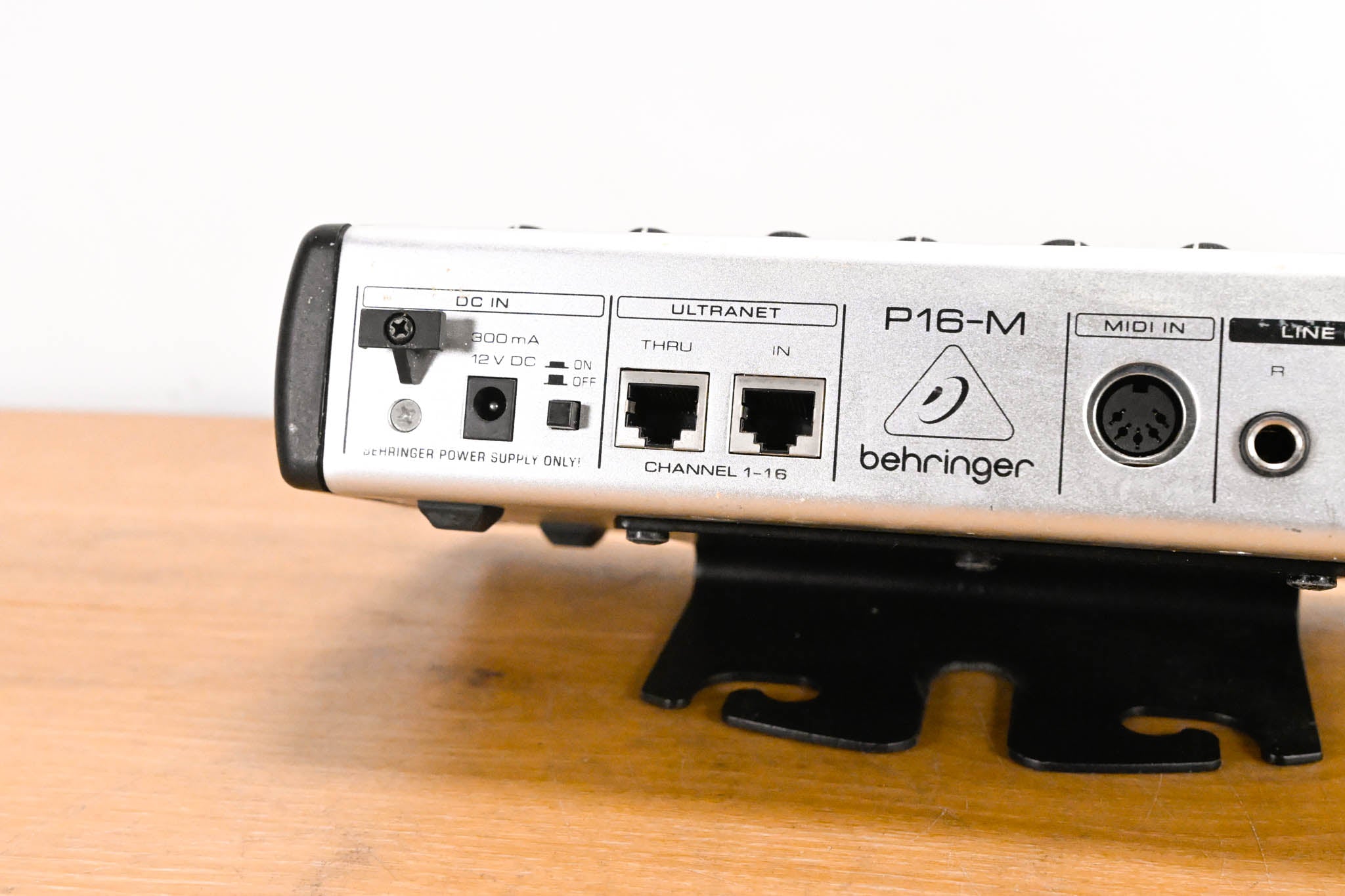 Behringer Powerplay P16-M 16-Channel Digital Personal Mixer