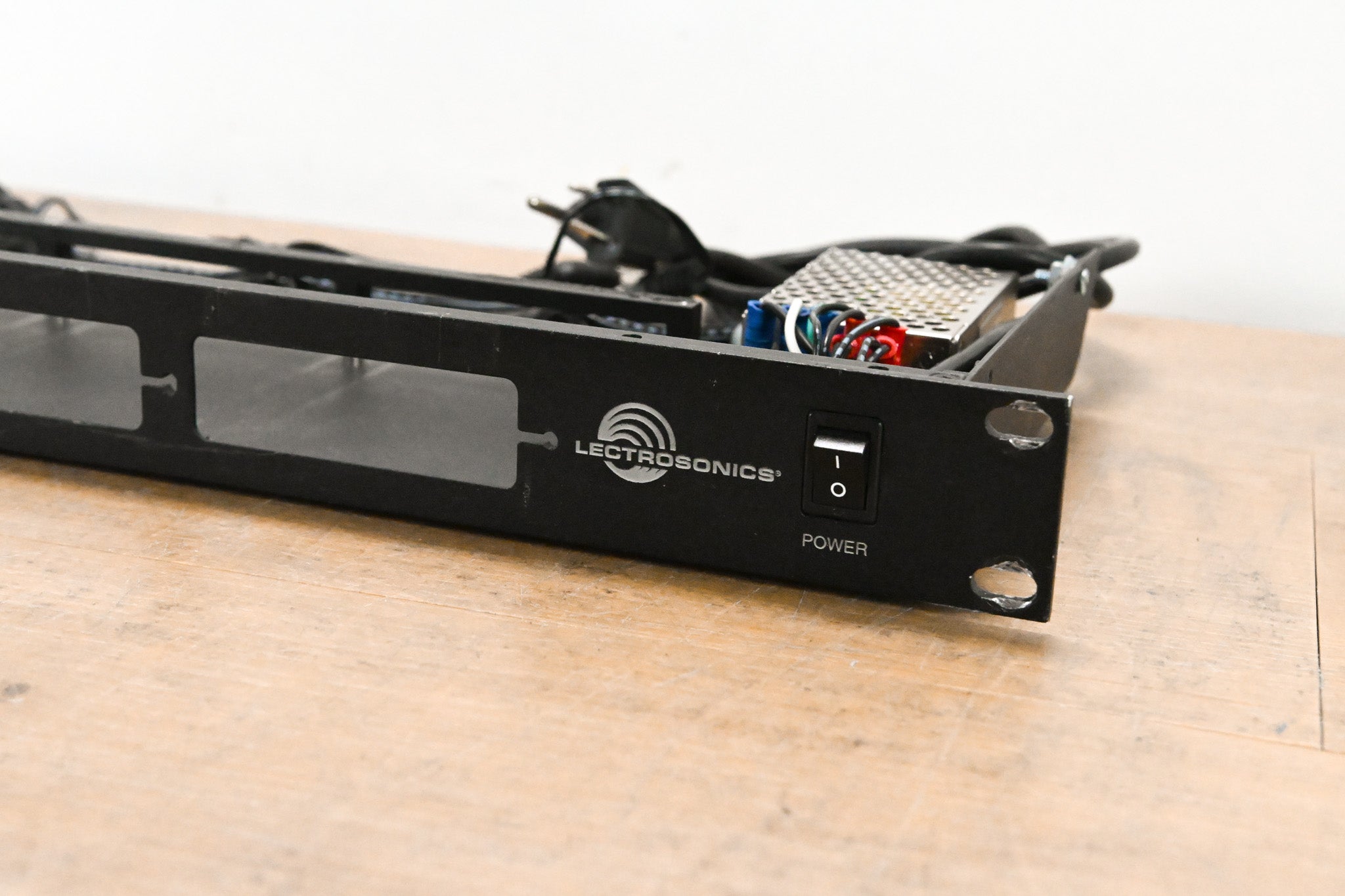 Lectrosonics RMP195 Four Bay Rackmount w/ Mean Well RS-25-15 PSU