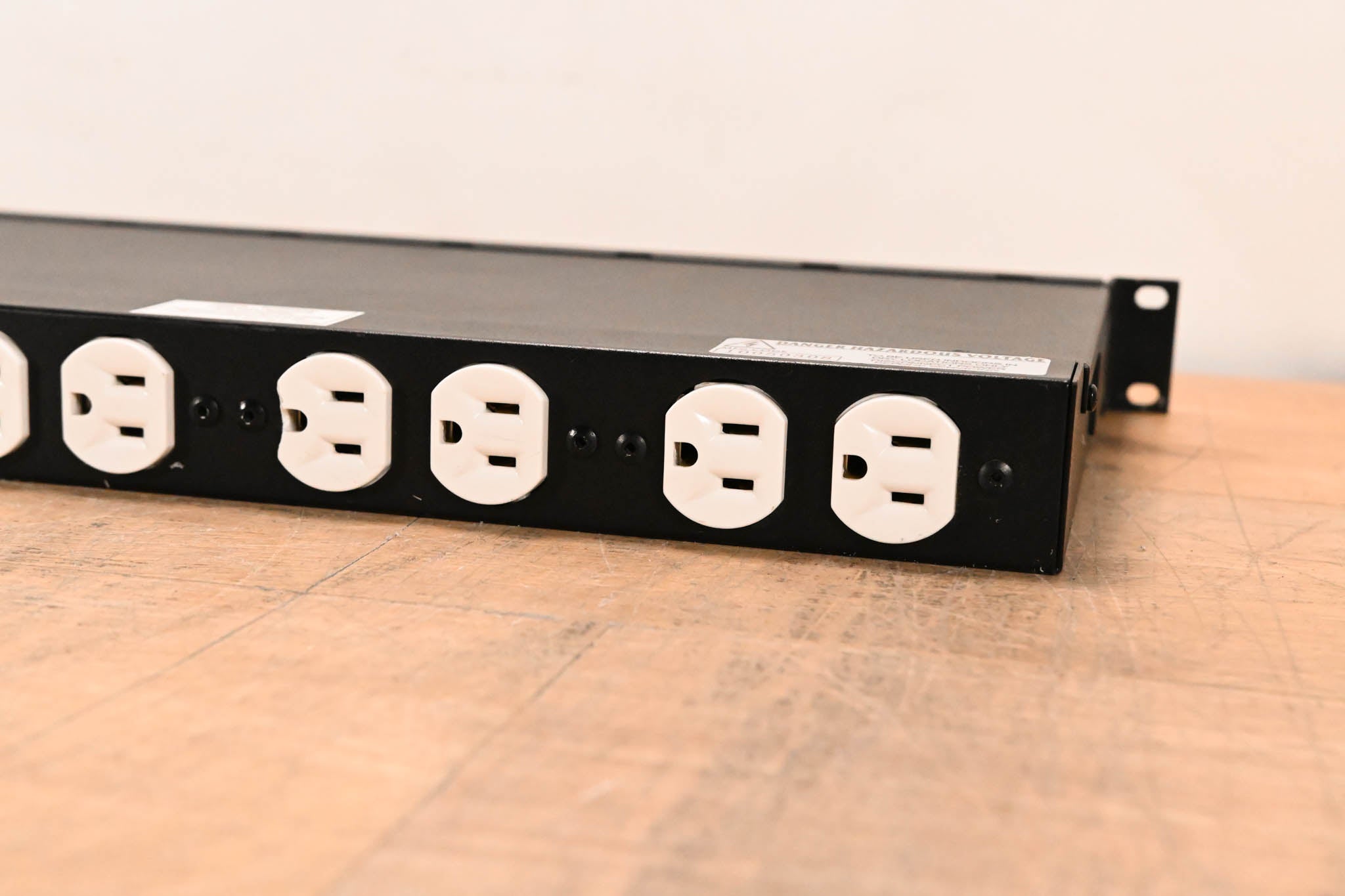 Middle Atlantic PD-915R 9-Outlet Rackmount Power Distribution Unit