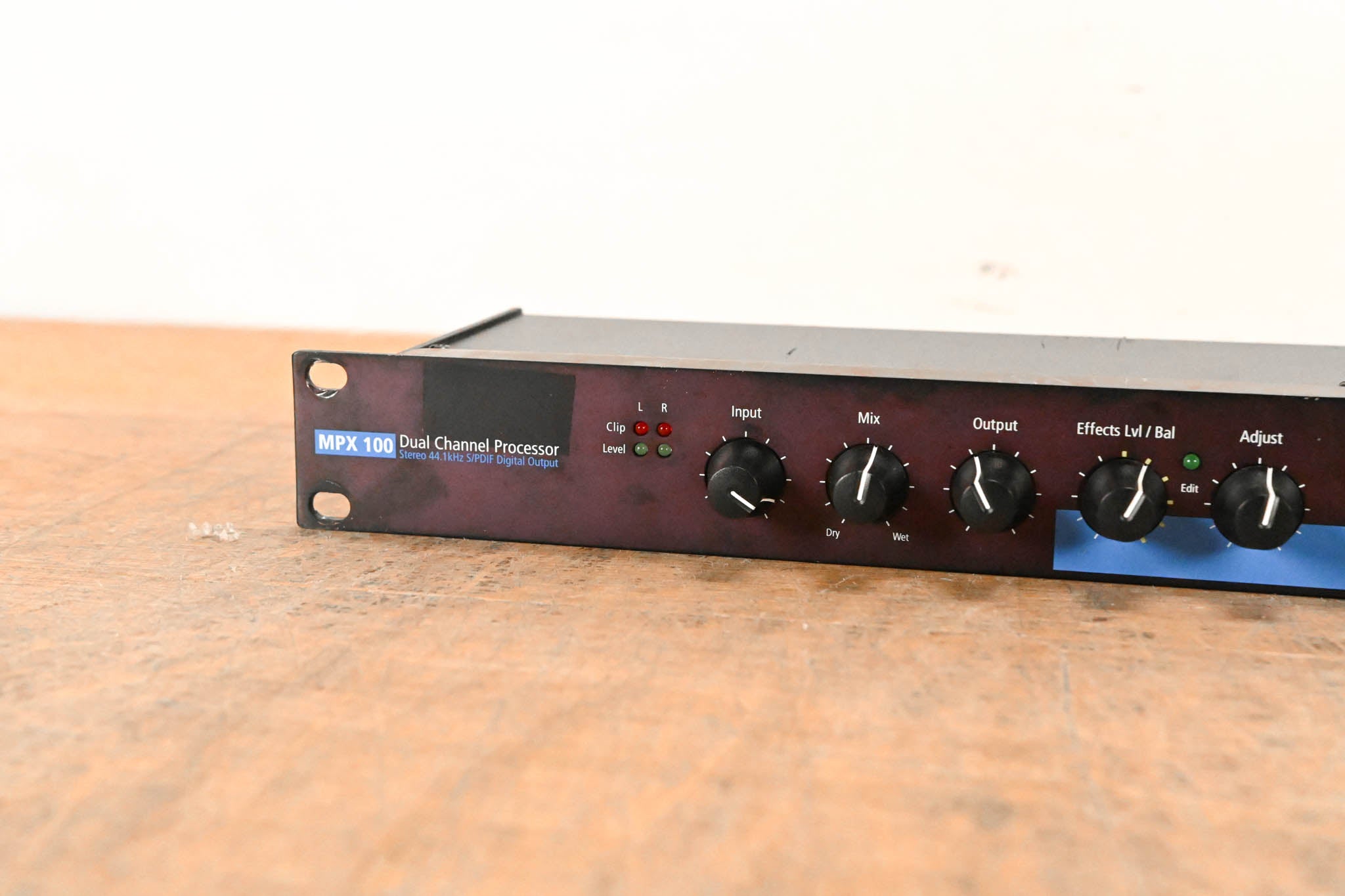 Lexicon MPX 100 Dual-Channel Effects Processor