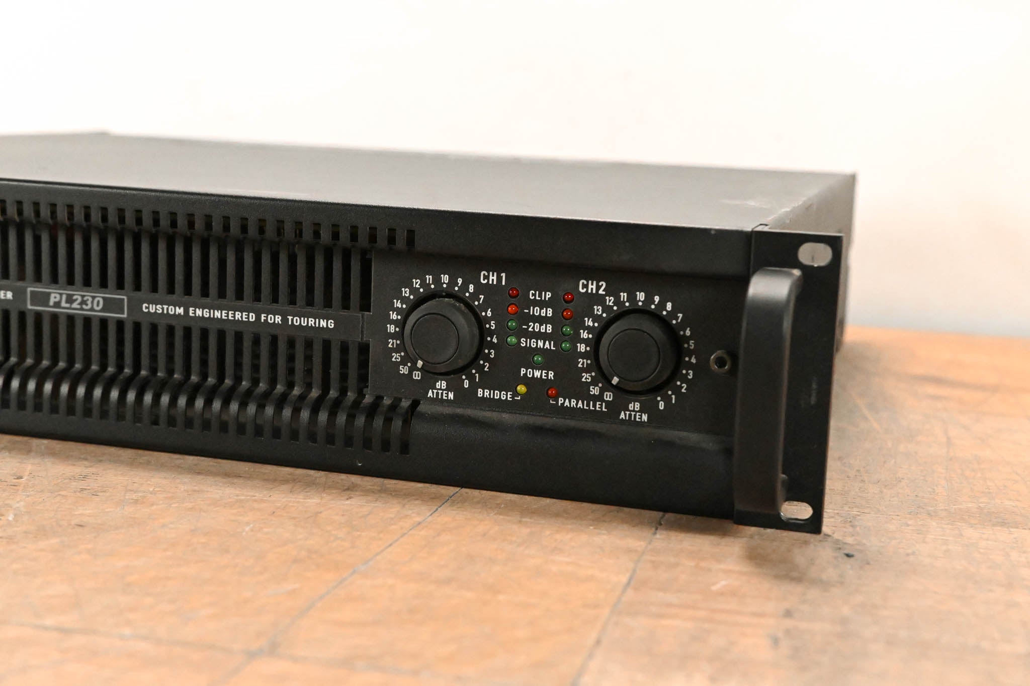 QSC PL230 PowerLight 2 Series 2-Channel 1500W Power Amplifier