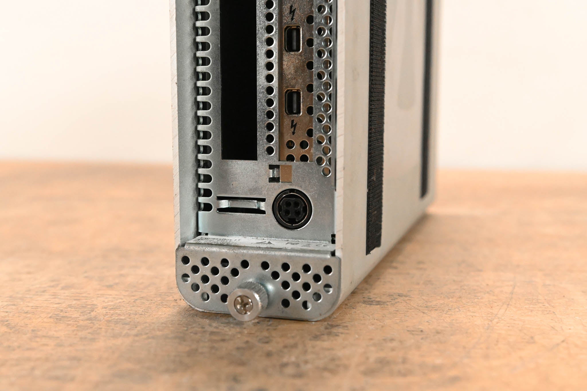 Magma EB1T ExpressBox 1T Thunderbolt 2 to PCIe Expansion Chassis NO PSU