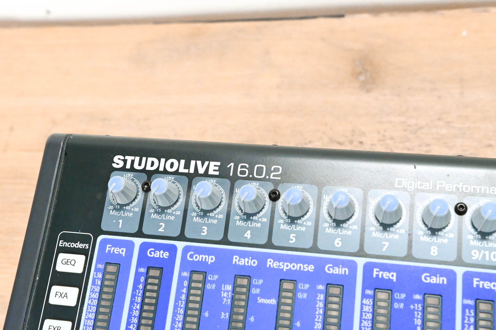 PreSonus StudioLive 16.0.2 16-Channel Digital Mixer