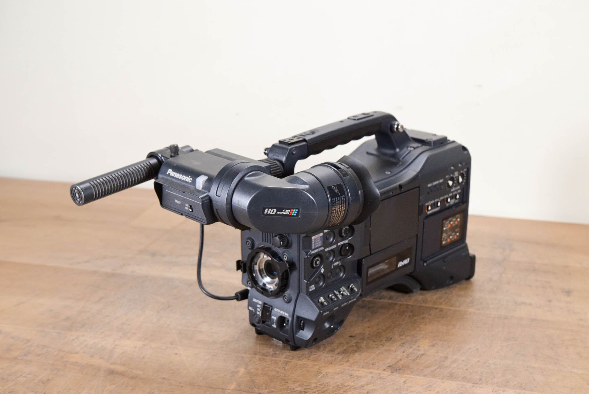 Panasonic AG-HPX370P P2HD Solid-State Video Camcorder