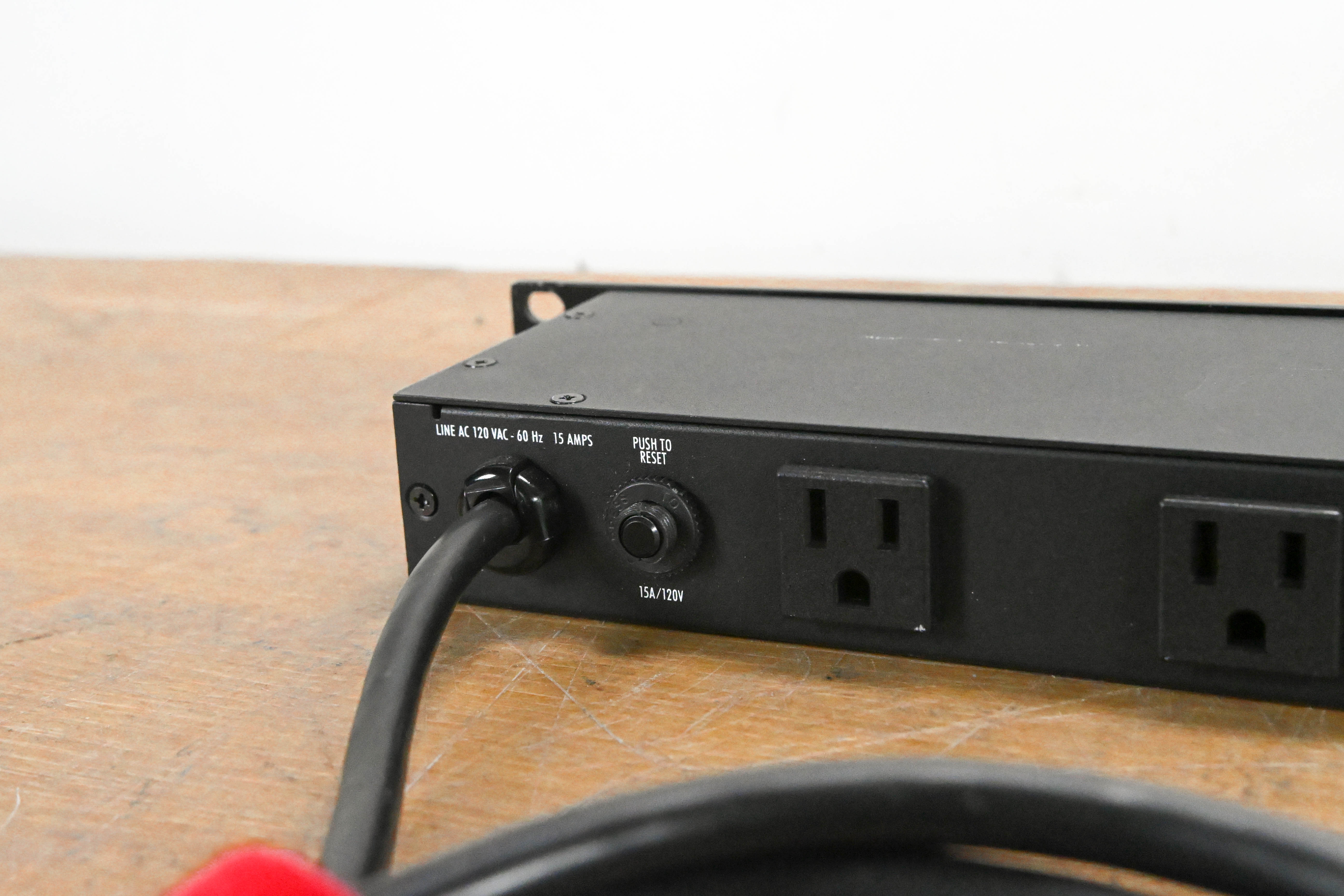 Furman M-8x2 8-Outlet Power Conditioner
