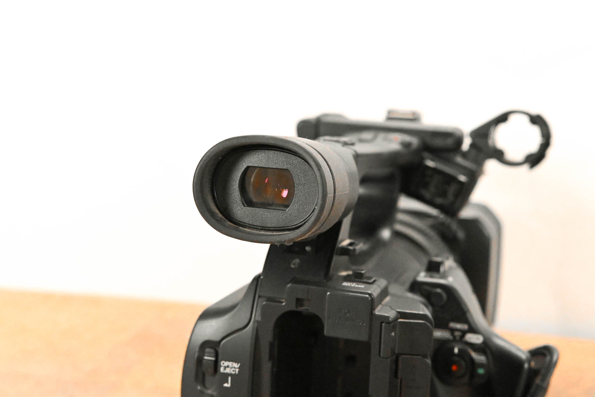 Sony HVR-Z5U Professional 1/3" 3-CMOS HDV Camcorder
