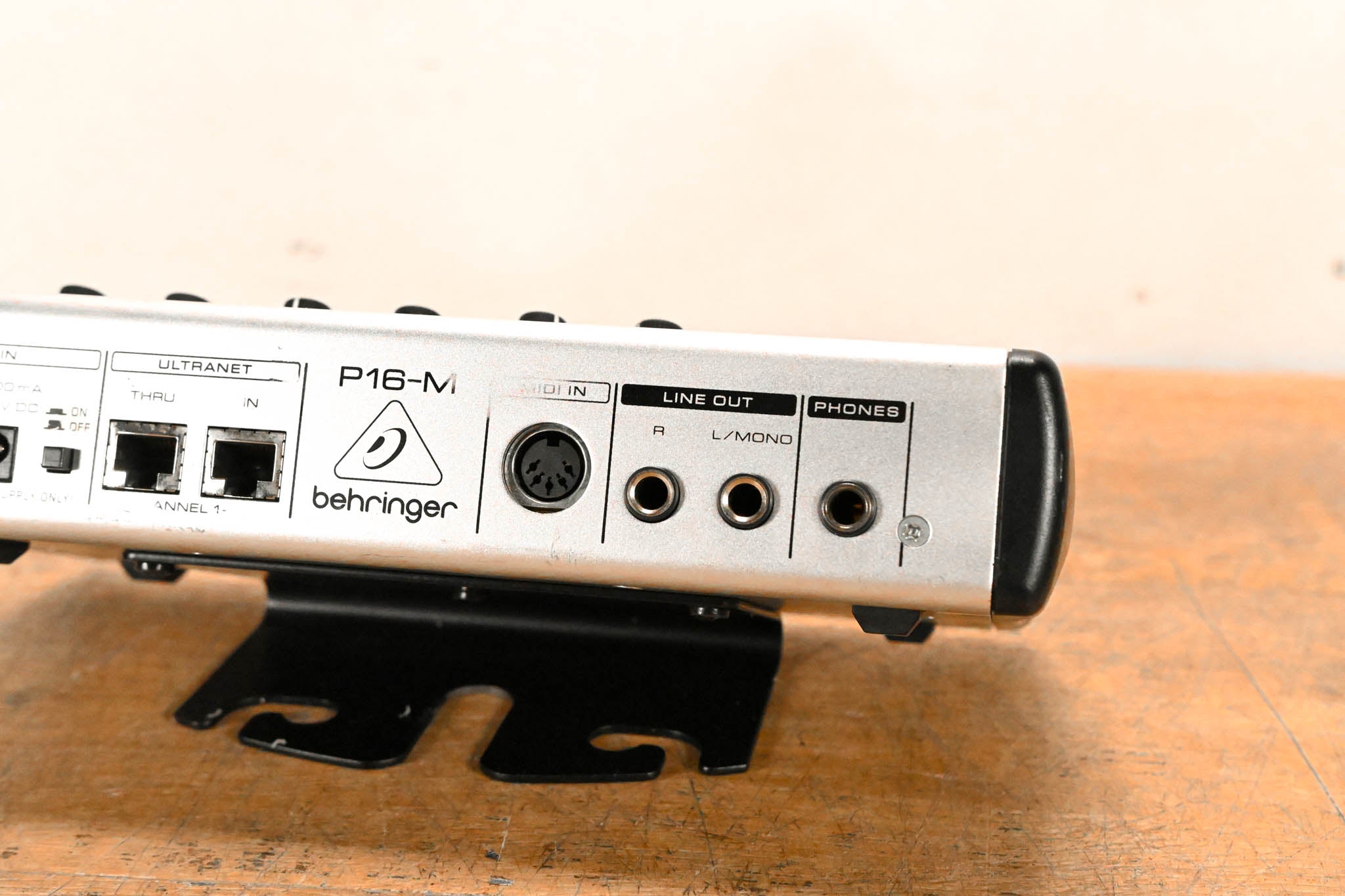 Behringer Powerplay P16-M 16-Channel Digital Personal Mixer