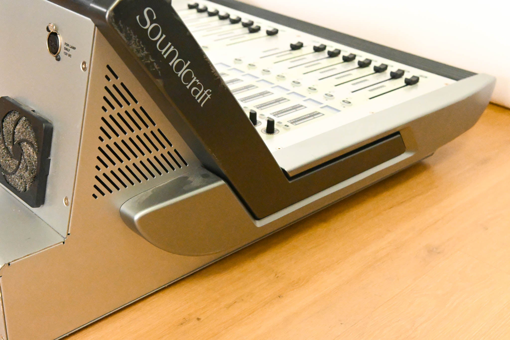 Soundcraft Vi3000 64-Channel Digital Mixing Console