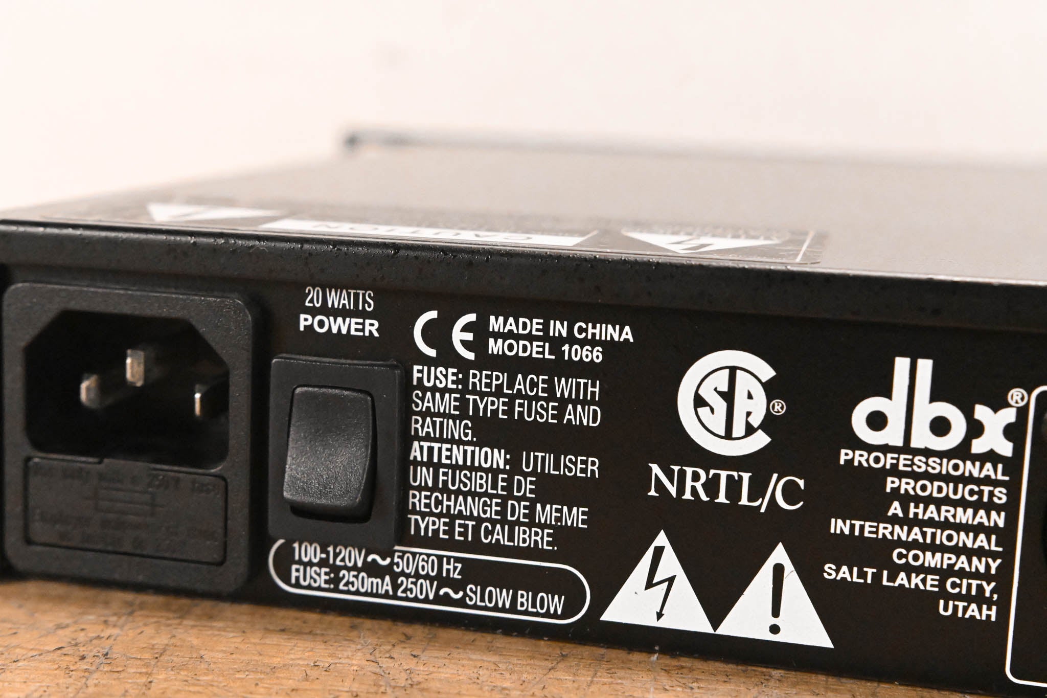 dbx 1066 2-Channel Compressor/Limiter/Gate