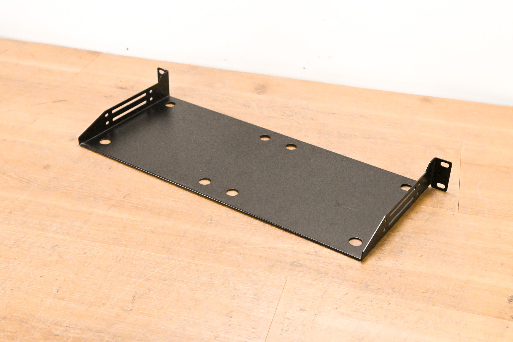 BSS BSSRACKSHELF1U 1U Rack-Mount Kit