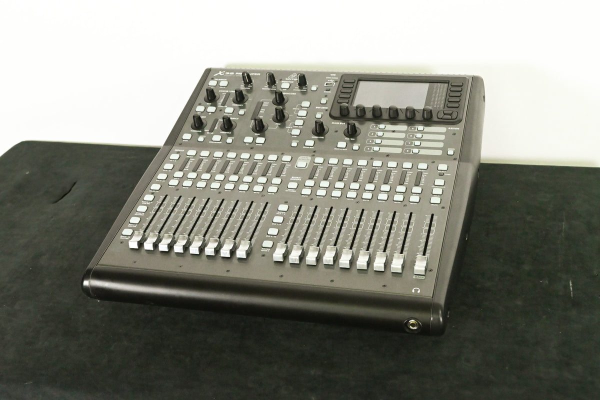 Behringer X32 Producer 40-Channel Rack-Mountable Digital Mixing Console