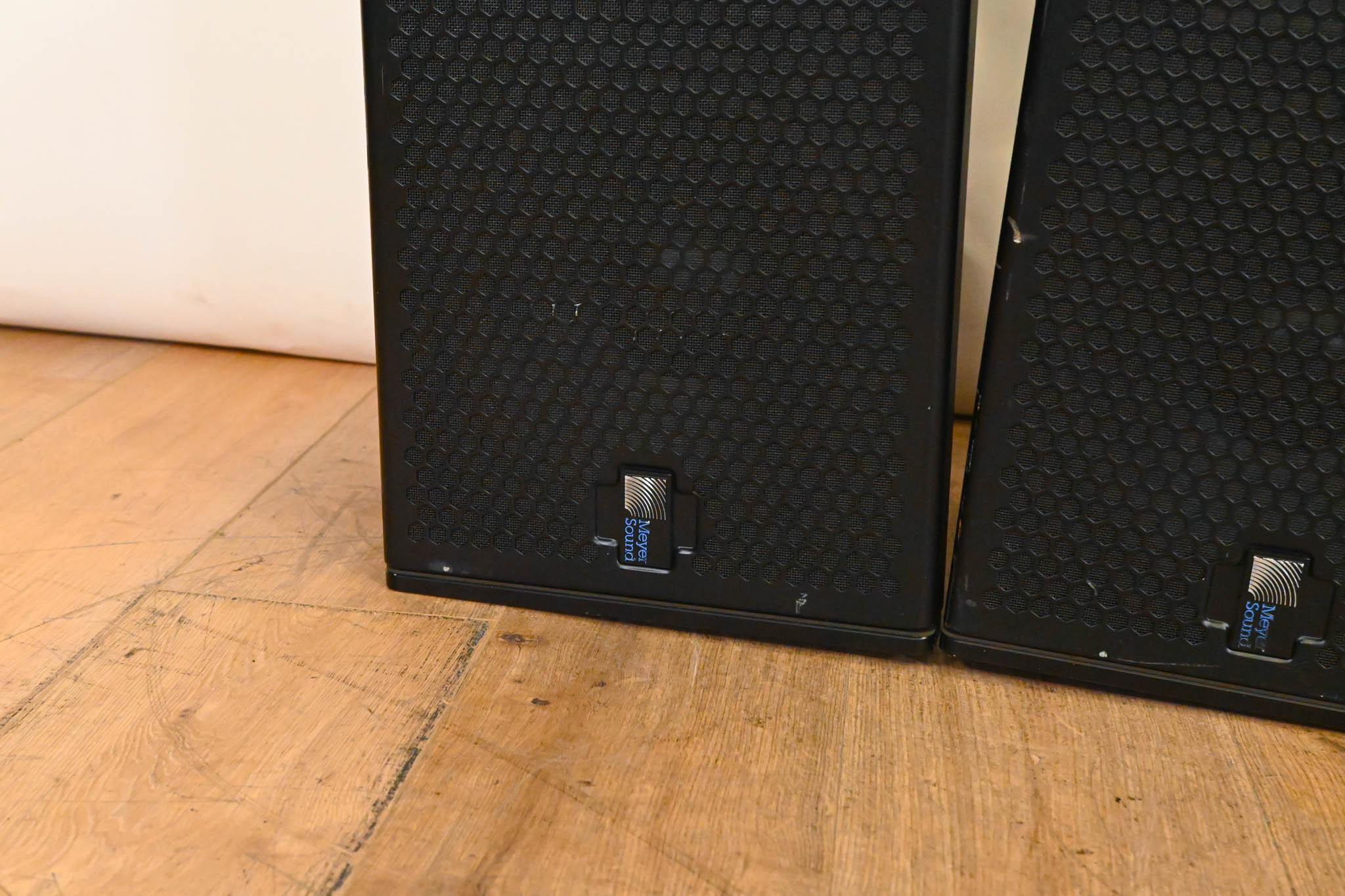 Meyer Sound UPJ-1P Compact VariO Loudspeaker (PAIR)