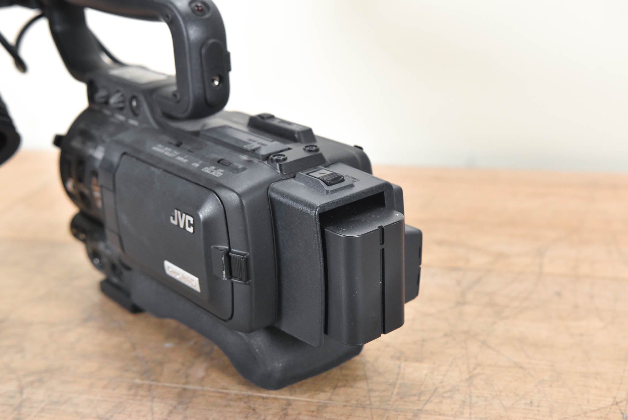 JVC GY-HD110U 1/3" 3-CCD Professional HDV Camcorder