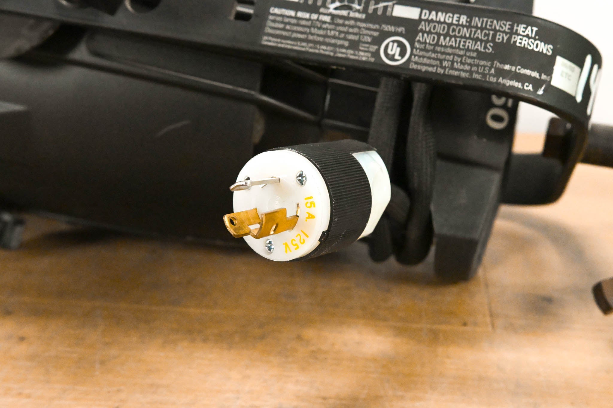 ETC Source Four Zoom 25-50 Degree 750 Ellipsoidal Light