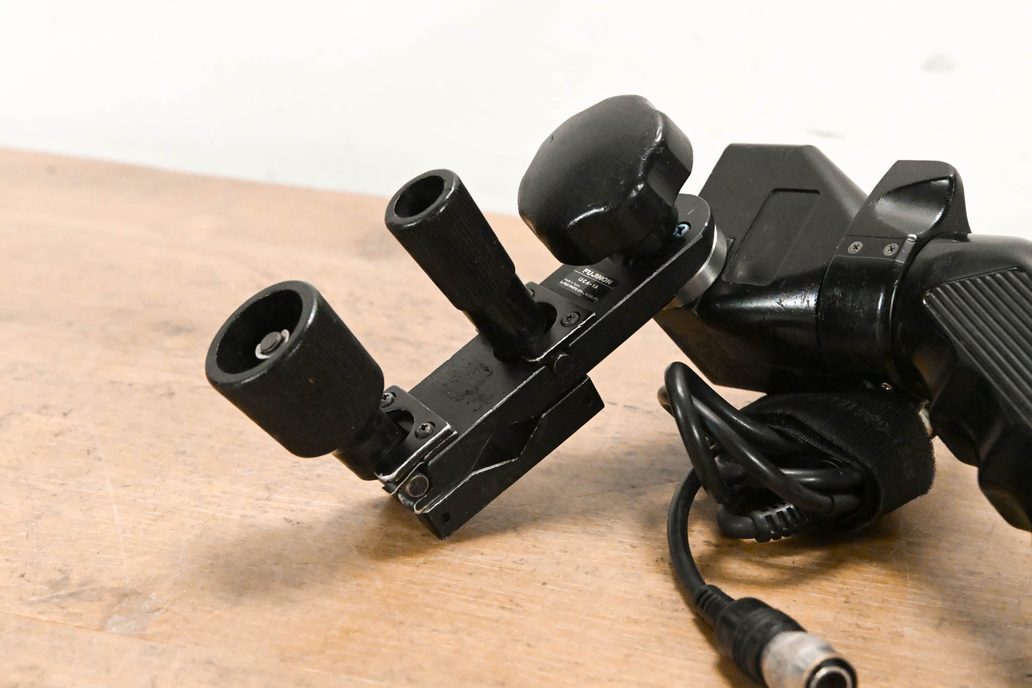 Fujinon SRD-51B Zoom Controller with MCA-1A Mounting Clamp