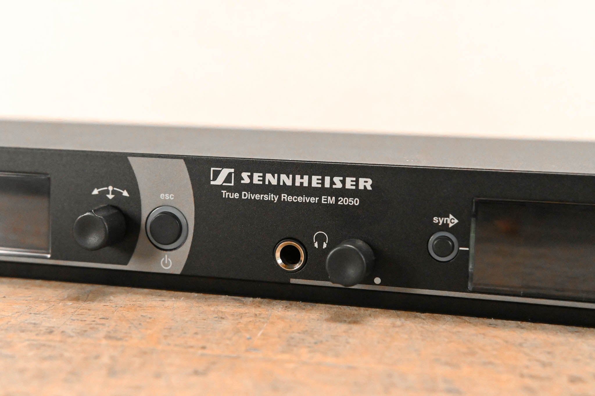 Sennheiser EM 2050 Dual-Channel Wireless Receiver Aw Range: 516-558 MHz