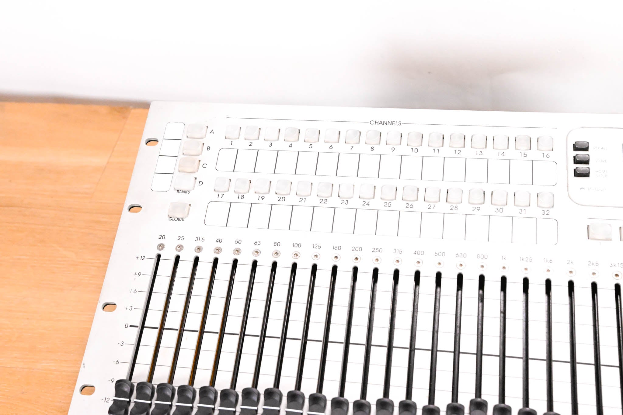 Klark Teknik DN9331 Helix Rapide 31-Band Graphic Equalizer Controller