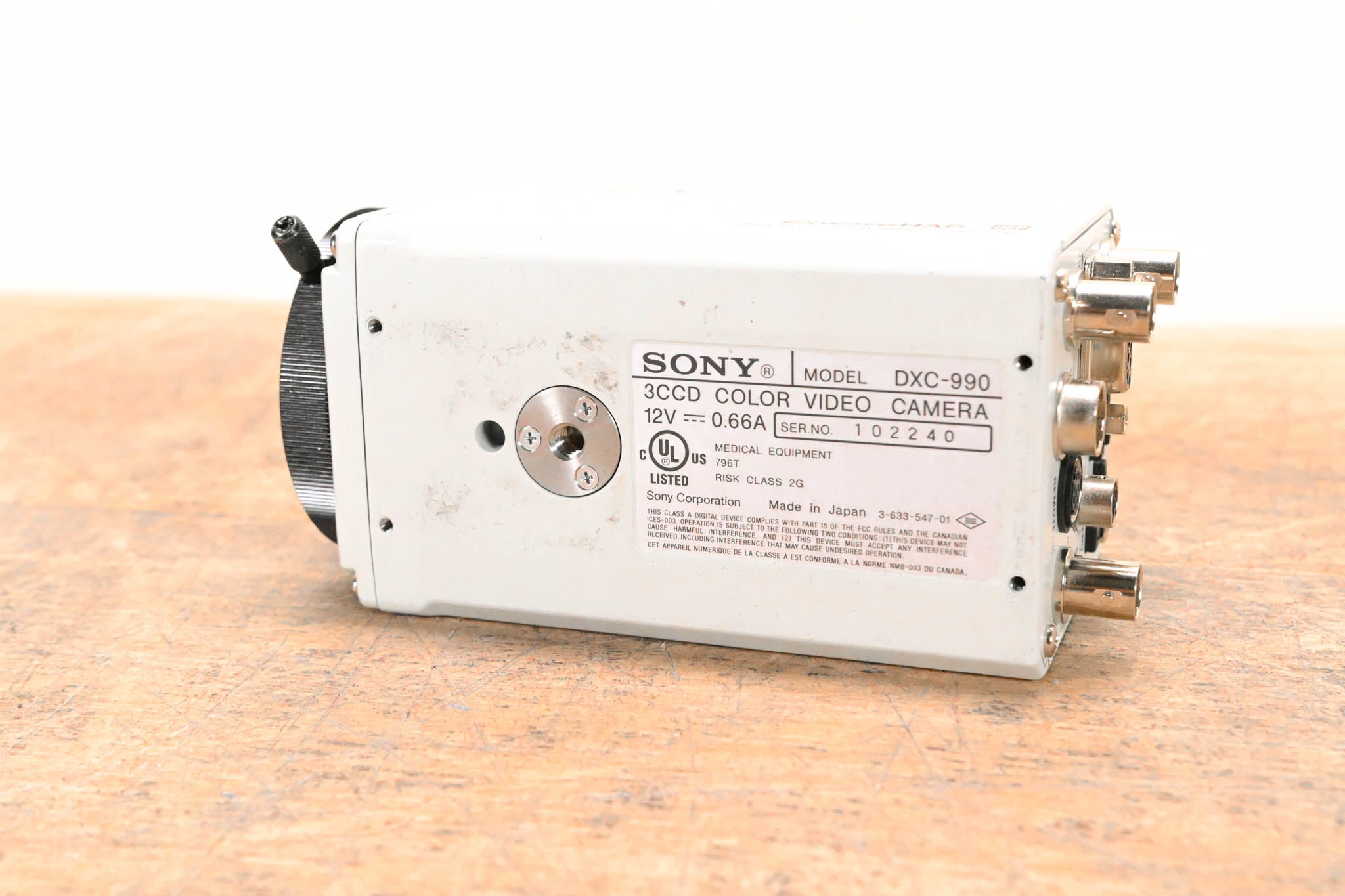 Sony DXC-990 1/2-Inch 3-CCD Color Video Camera