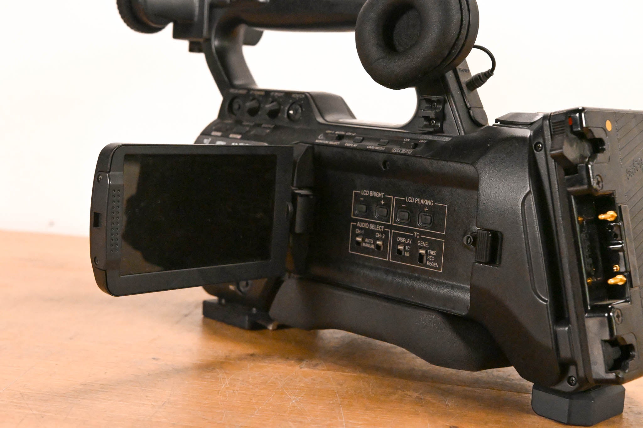 JVC GY-HM710U ProHD Compact Shoulder Solid State Camcorder
