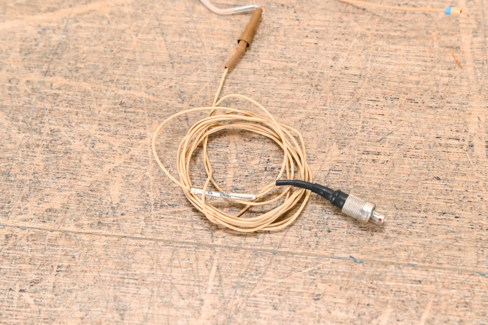 Countryman E6OW6L1S3 E6 Omnidirectional Earset with LEMO 3-pin Connector