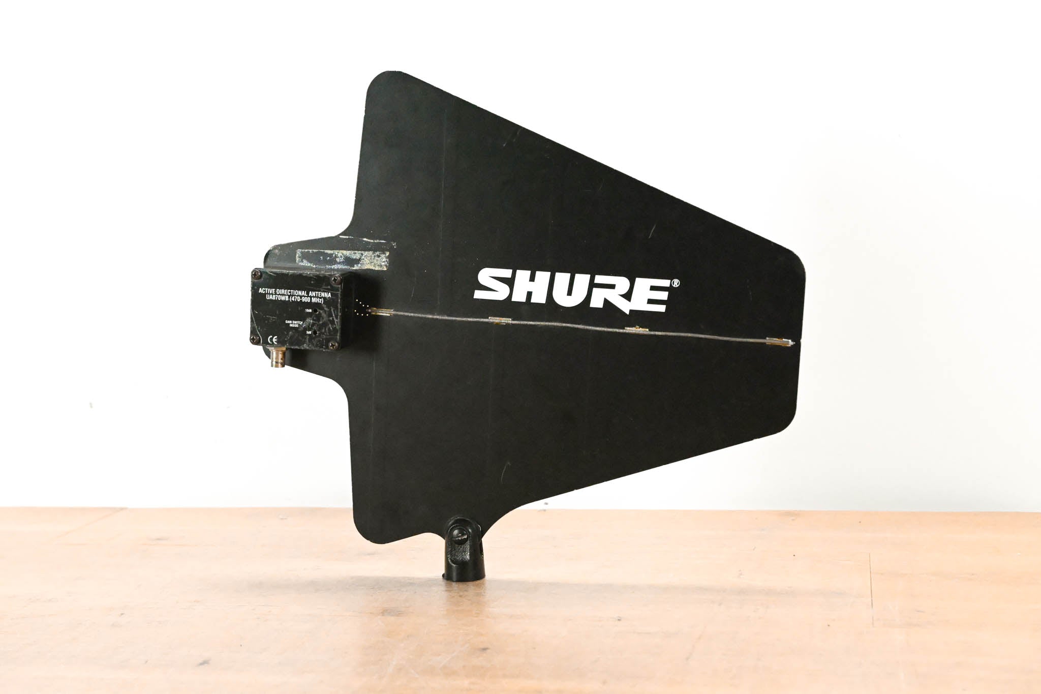 Shure UA870WB UHF Active Directional Antenna
