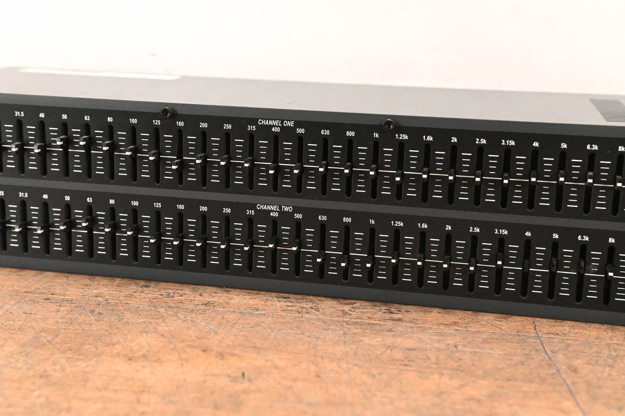 dbx 231 Dual-Channel 31-Band Graphic Equalizer