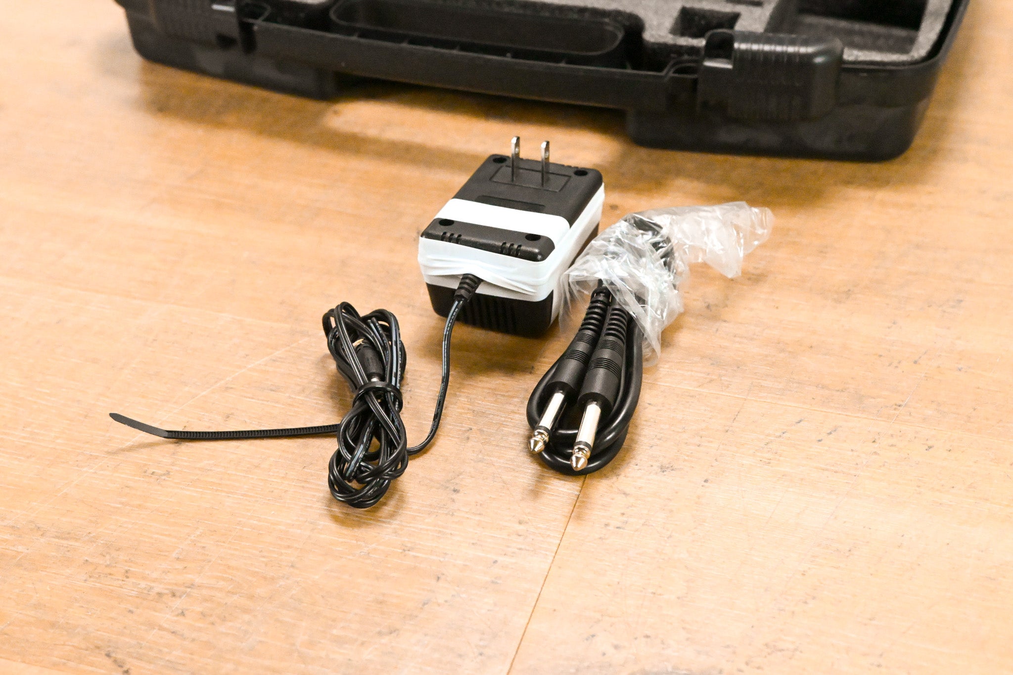 Audio2000's AWM630AU IEM System w/ four Bodypack Receivers: 573-597.8MHz