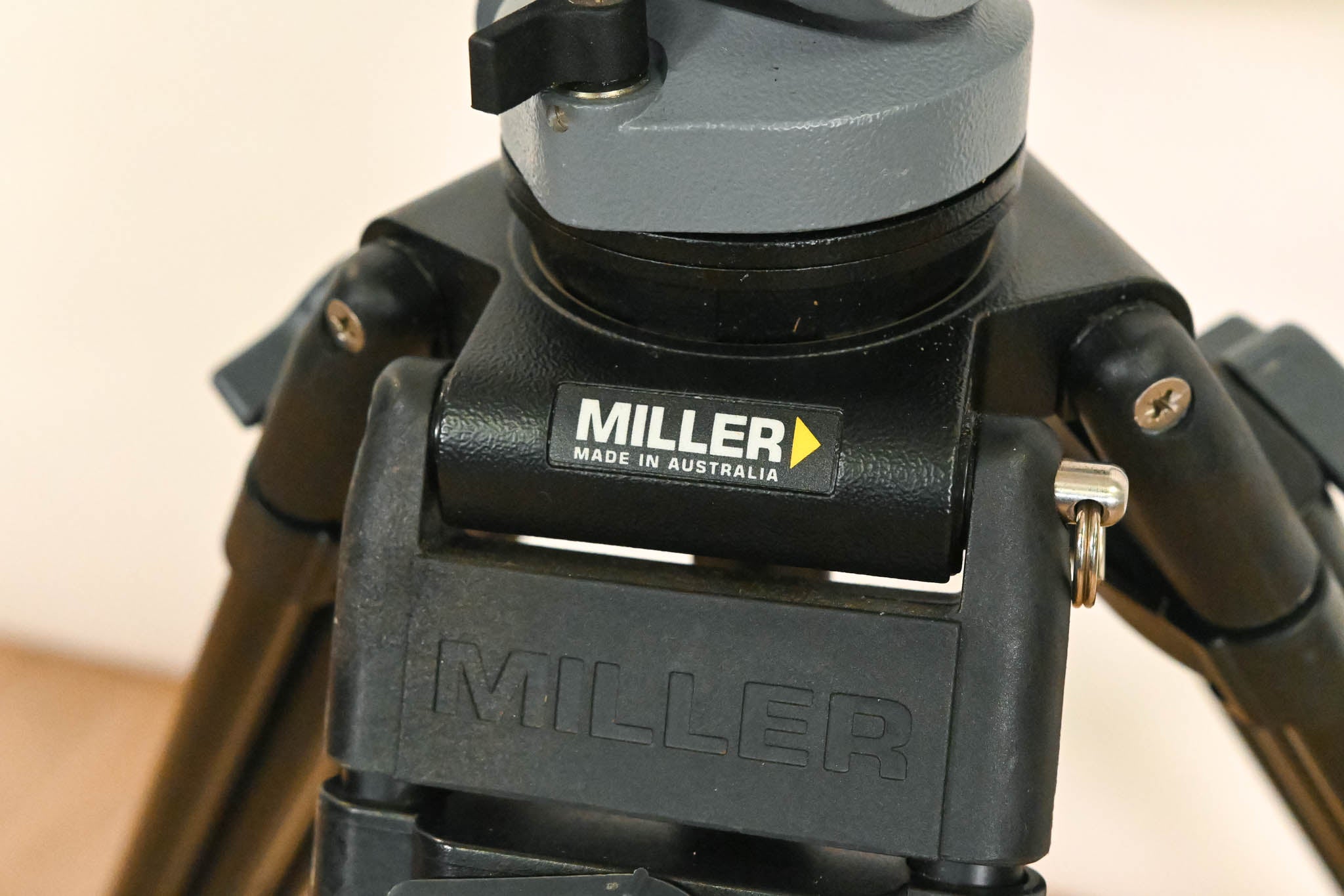 Miller DS-20 Fluid Head with 2-Stage Aluminum Tripod