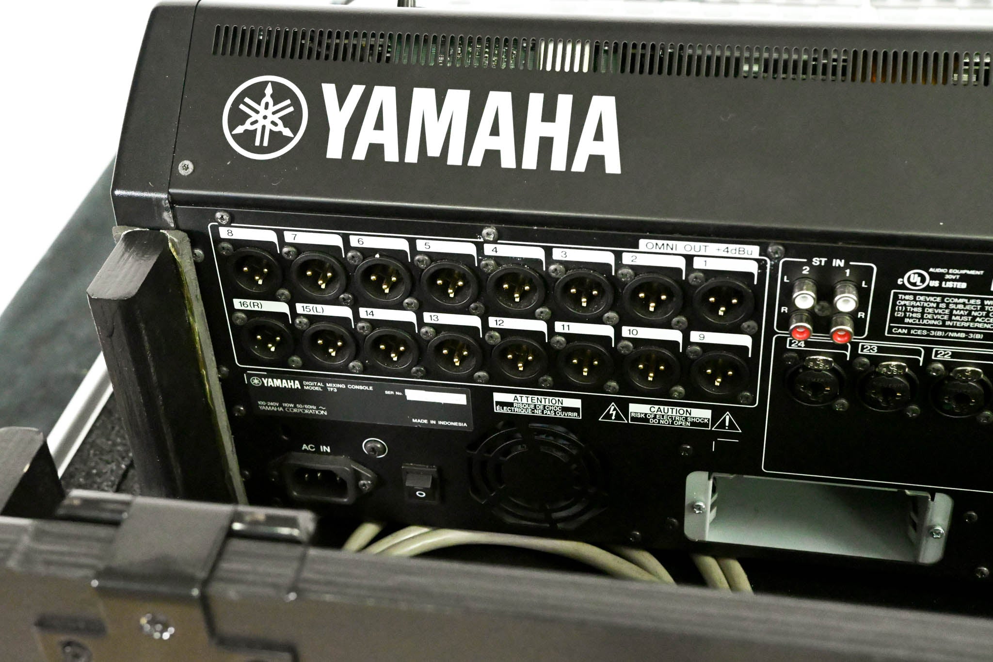 Yamaha TF3 24-Channel Digital Audio Mixer with Road Case