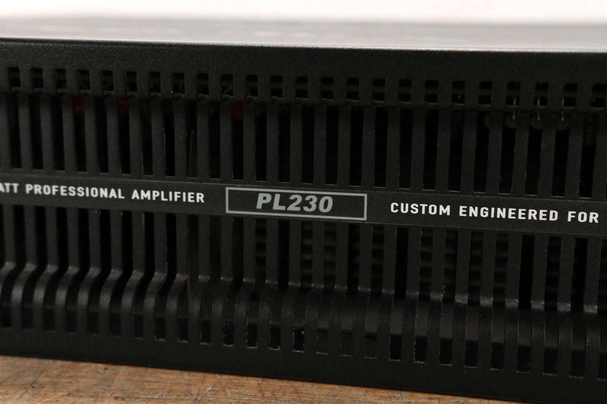 QSC PL230 PowerLight 2 Series 2-Channel 1500W Power Amplifier